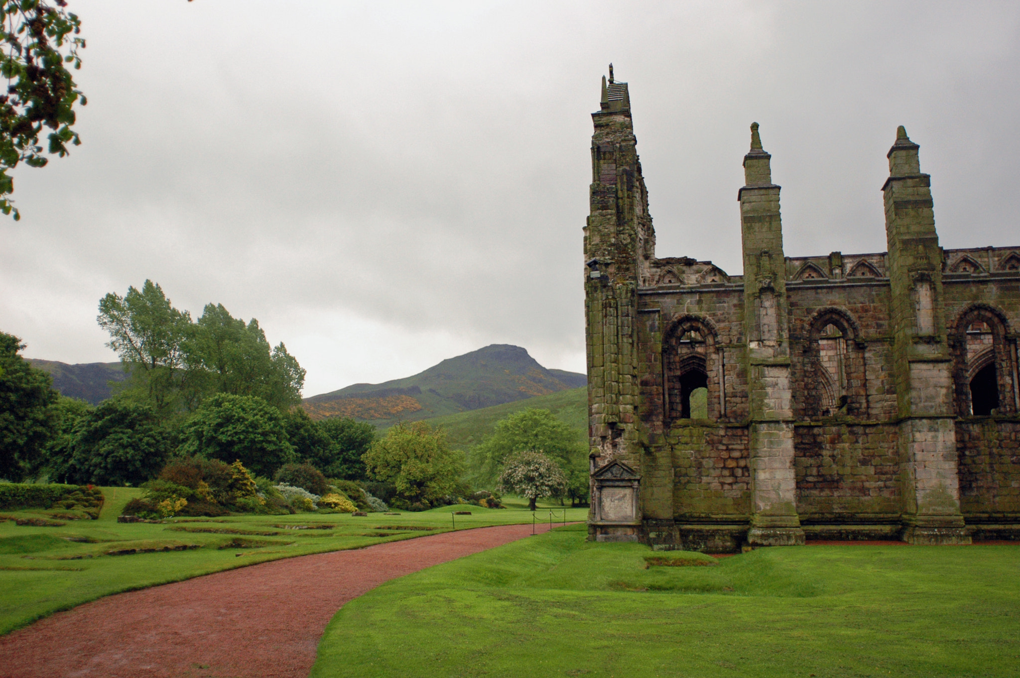 Nikon D70 sample photo. Palace of holyroodhouse photography