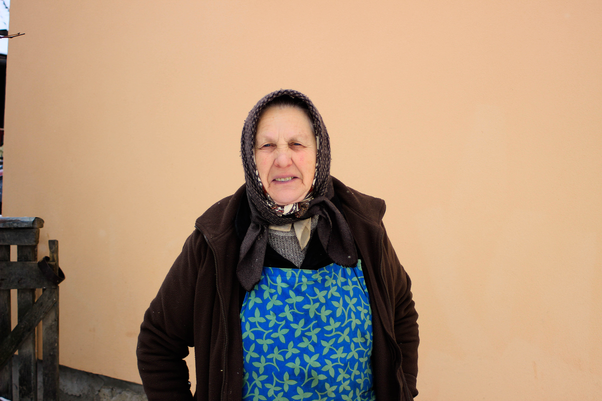 Canon EOS 600D (Rebel EOS T3i / EOS Kiss X5) sample photo. Romanian people photography
