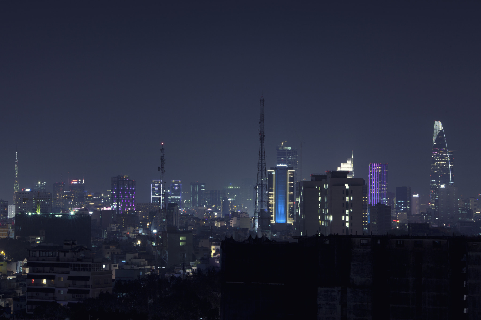 Sigma 70-200mm F2.8 EX DG OS HSM sample photo. Saigon night photography