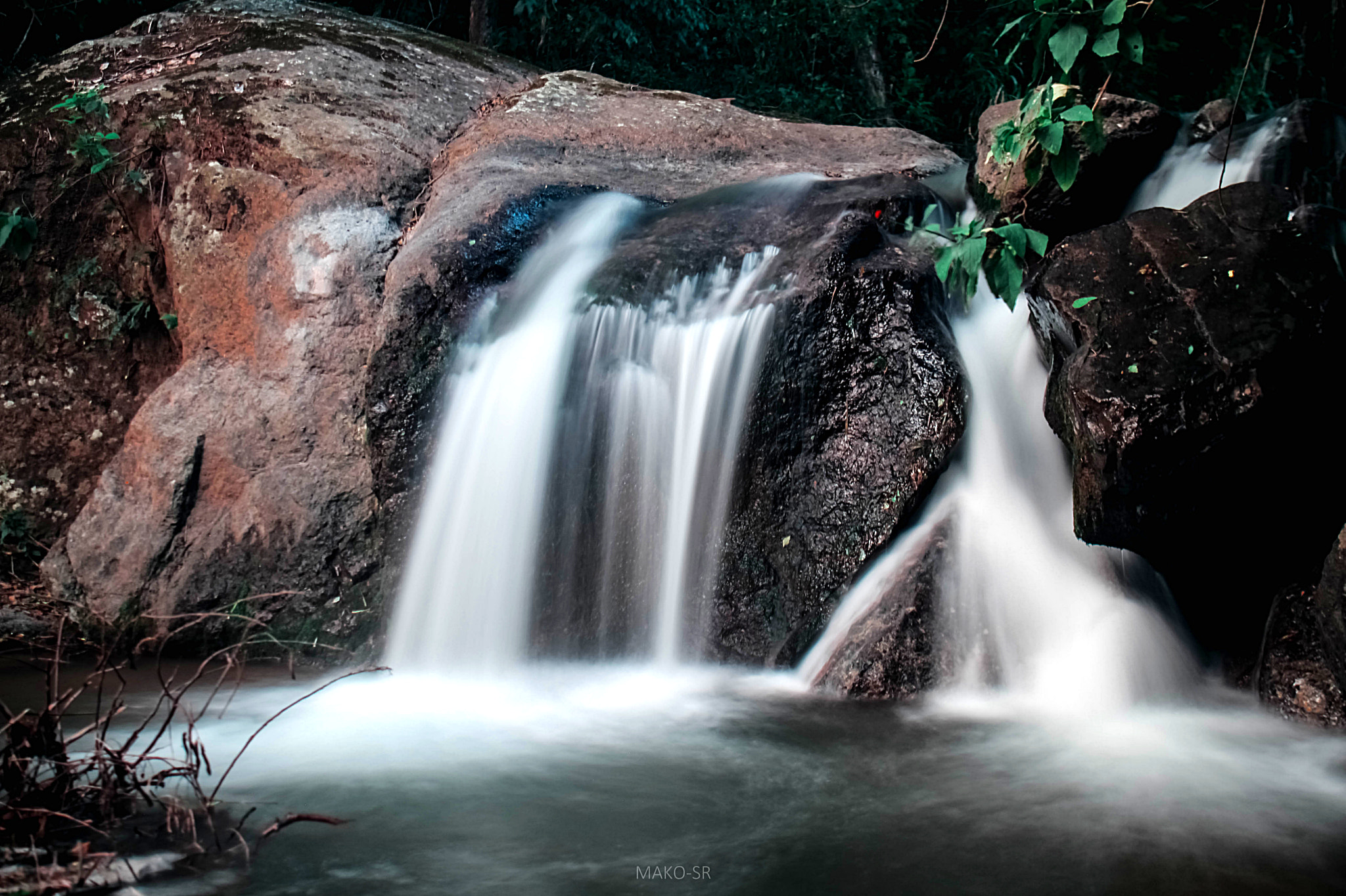 Sigma 18-50mm F2.8-4.5 DC OS HSM sample photo. Fluye y corre.... photography