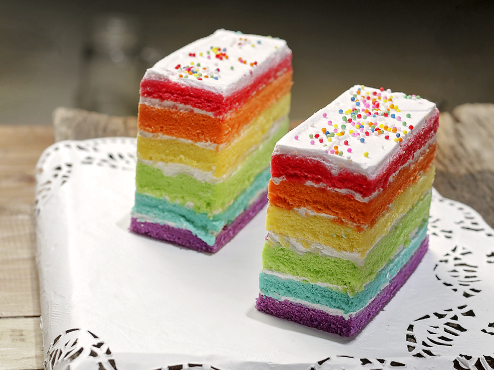 Canon EOS 70D sample photo. Rainbow cake photography