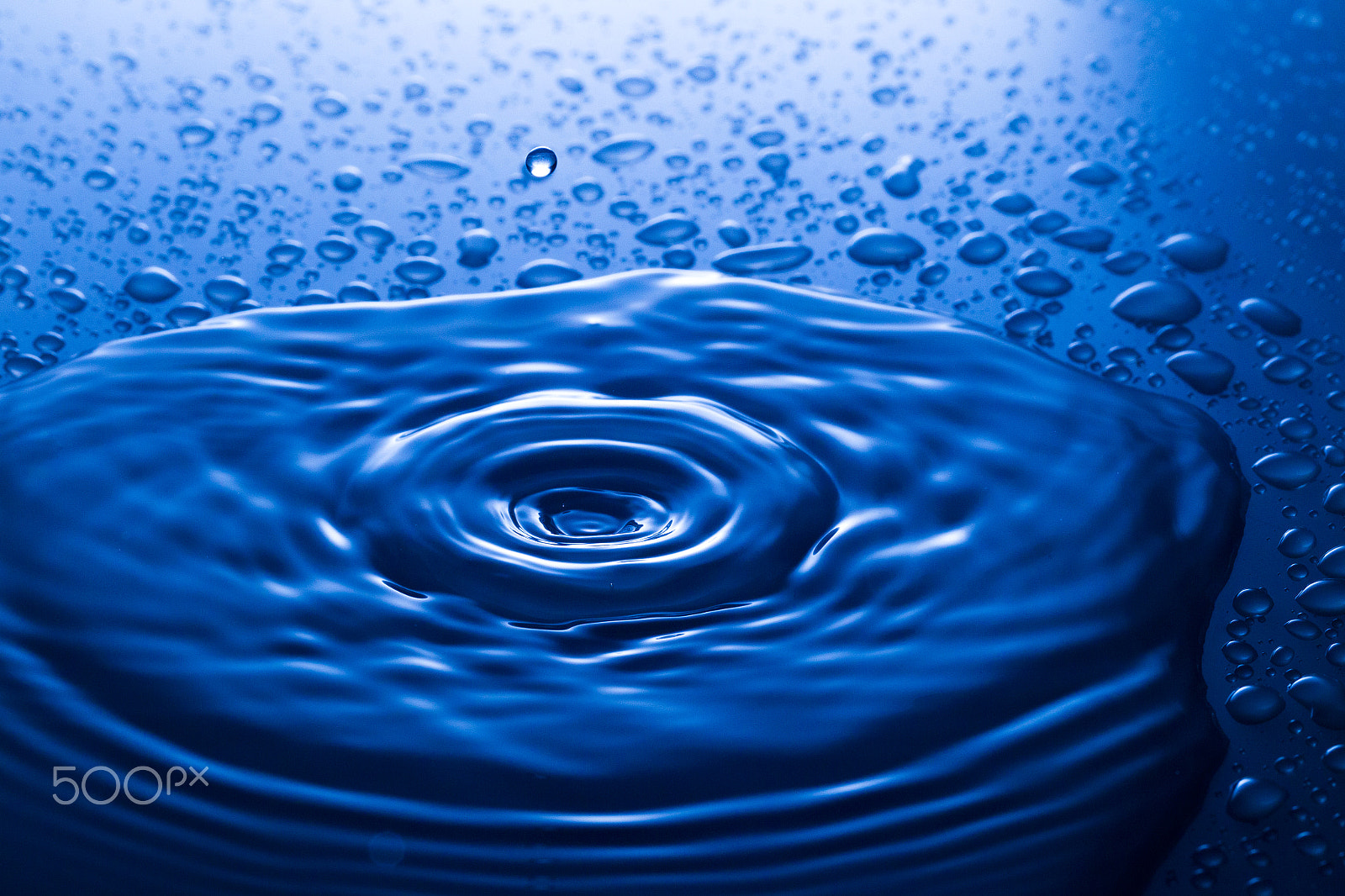 Canon EOS-1D Mark IV sample photo. Water, drops, sprays, splashes, abstraction, minimalism photography
