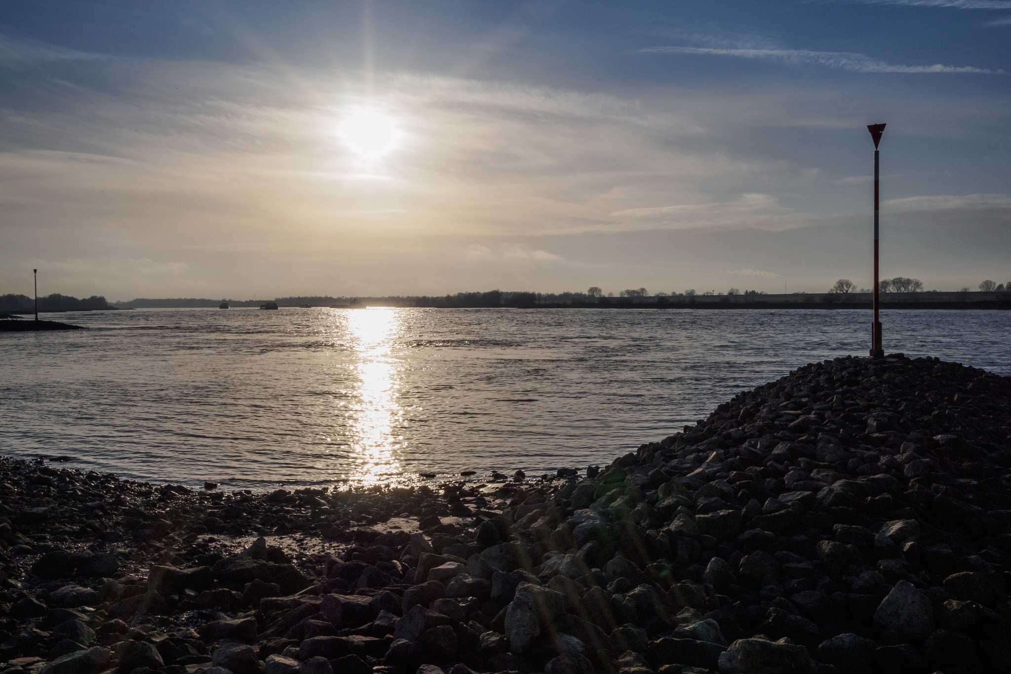 Olympus OM-D E-M10 II + LEICA DG SUMMILUX 15/F1.7 sample photo. Sunset over river rhein photography