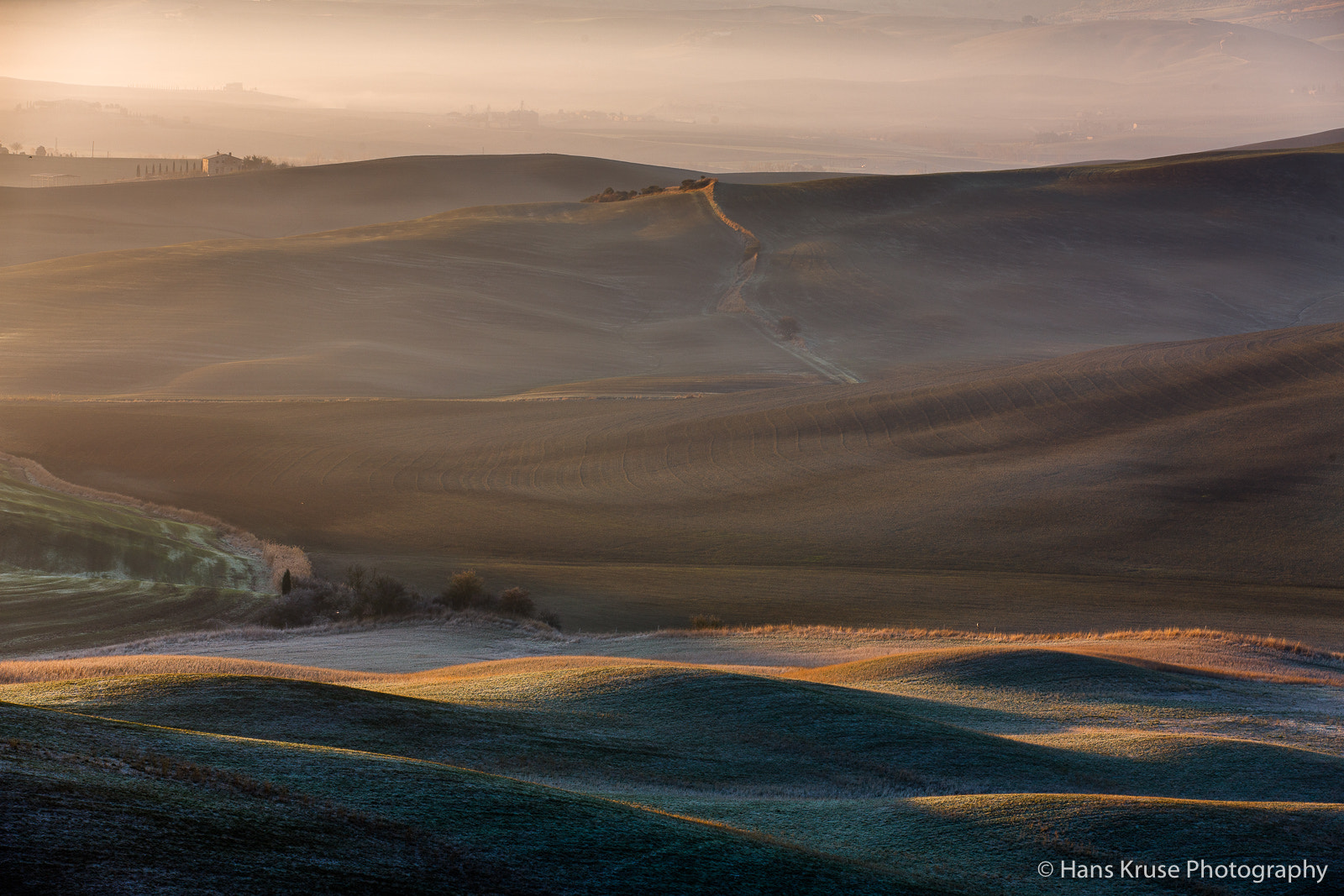 Canon EOS-1Ds Mark III + Canon EF 70-200mm F2.8L IS II USM sample photo. Rolling hills in tuscany val d'orcia photography