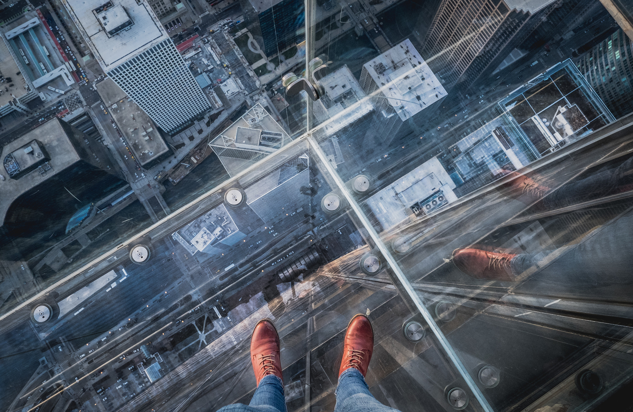 Fujifilm X-E2 + Fujifilm XF 14mm F2.8 R sample photo. Long way down photography