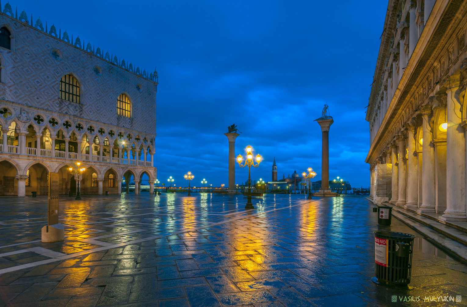 Sony Alpha DSLR-A900 + Minolta AF 17-35mm F2.8-4 (D) sample photo. Venezia classica .. photography