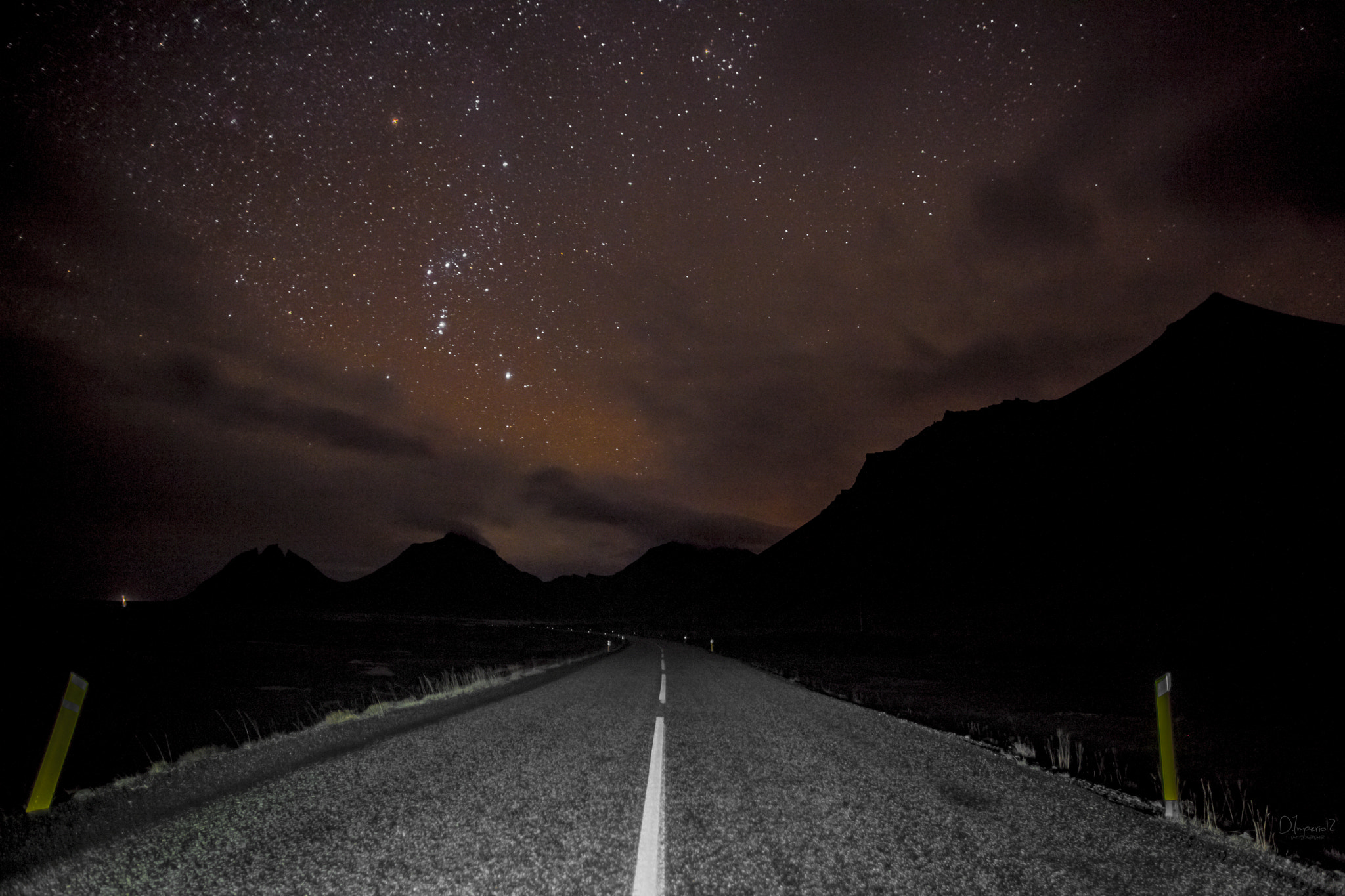 Canon EOS 5D Mark II + Sigma 20mm EX f/1.8 sample photo. Icelandic nights photography