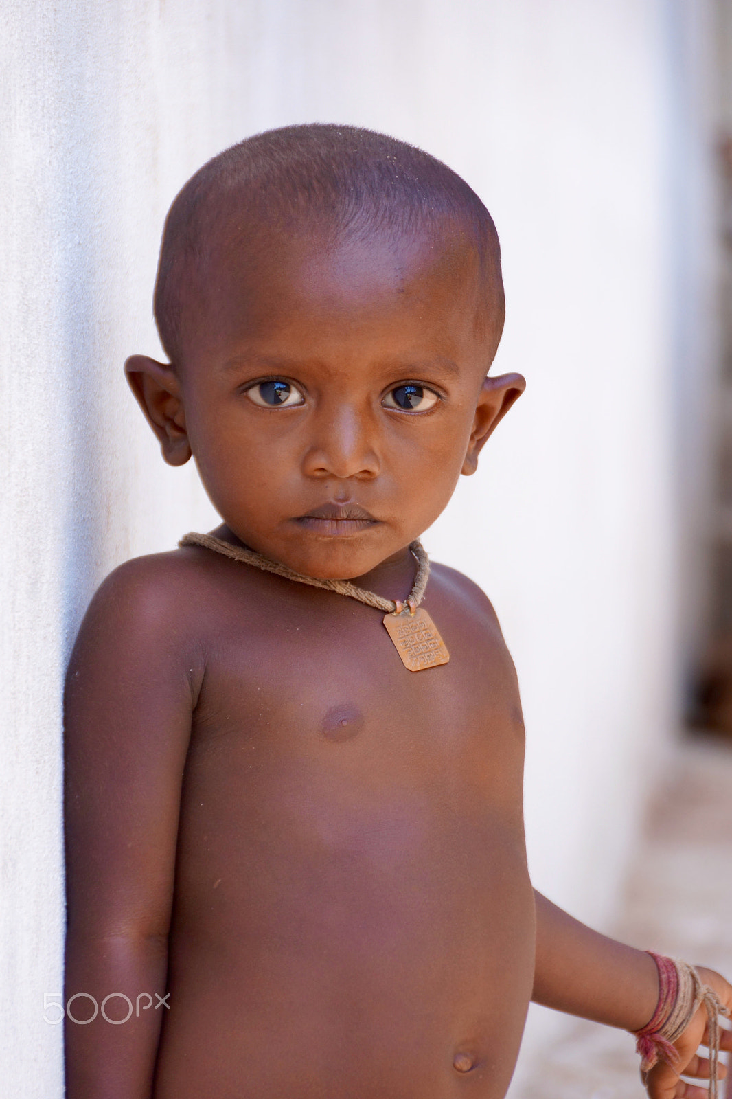 Sony SLT-A65 (SLT-A65V) sample photo. Besant nagar slum, indian boy photography