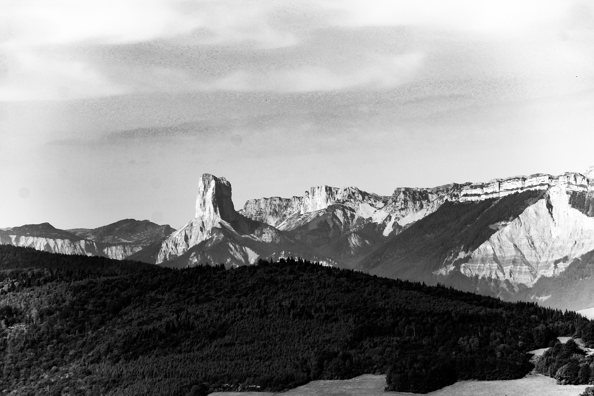 Canon EF-S 18-135mm F3.5-5.6 IS sample photo. Mont aiguille photography
