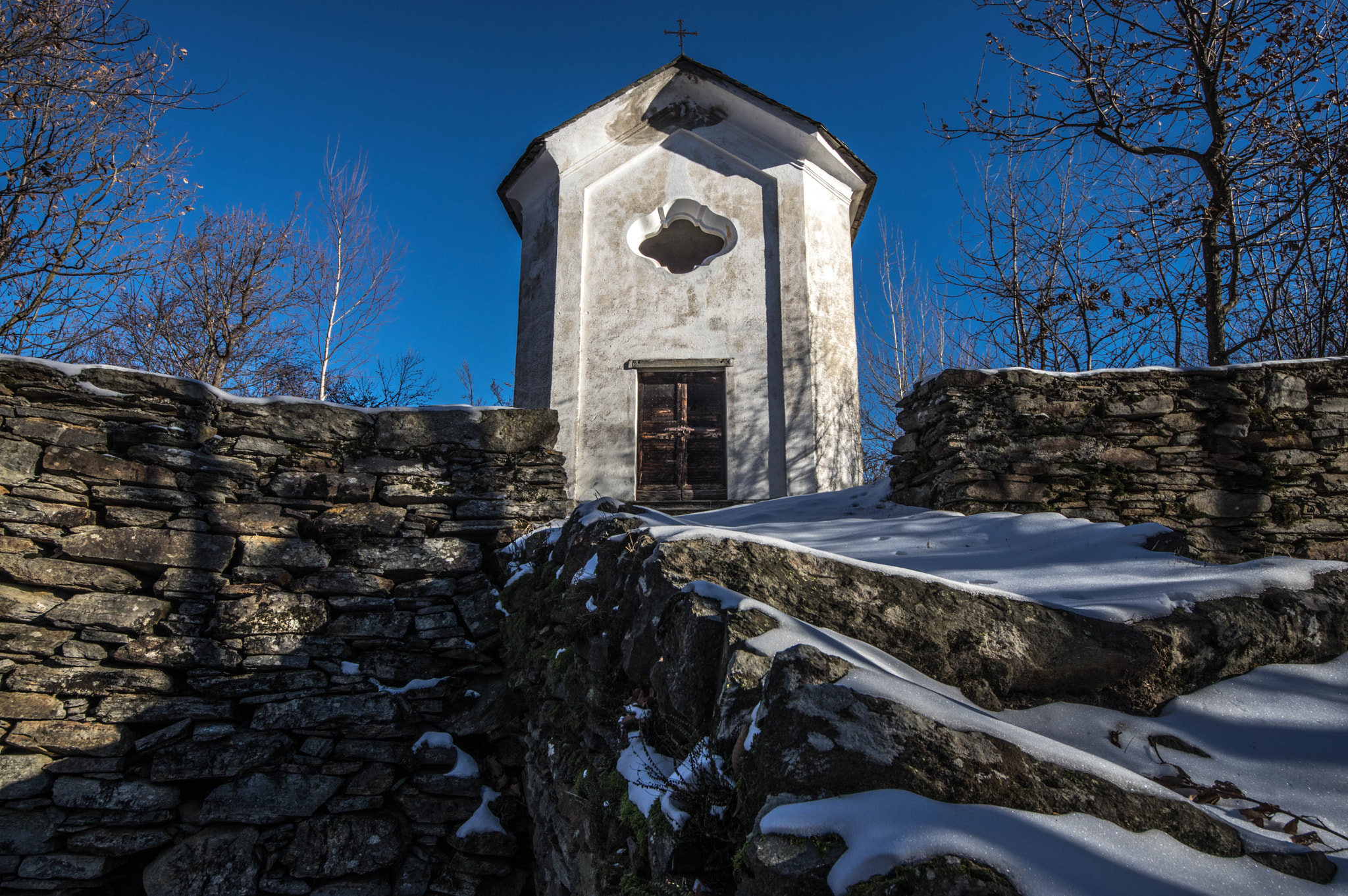 Sigma 8-16mm F4.5-5.6 DC HSM sample photo. Chiesetta del calvario (sacco - sondrio) photography