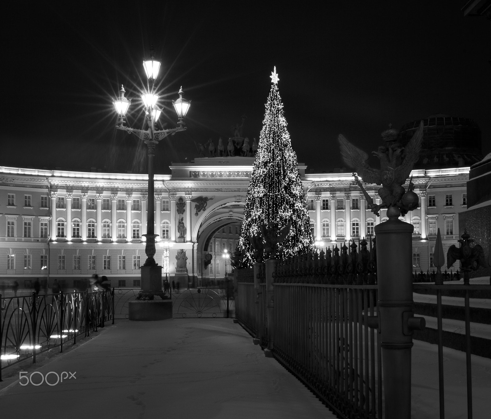 Canon EF 17-35mm f/2.8L + 1.4x sample photo. Palace square 2 photography