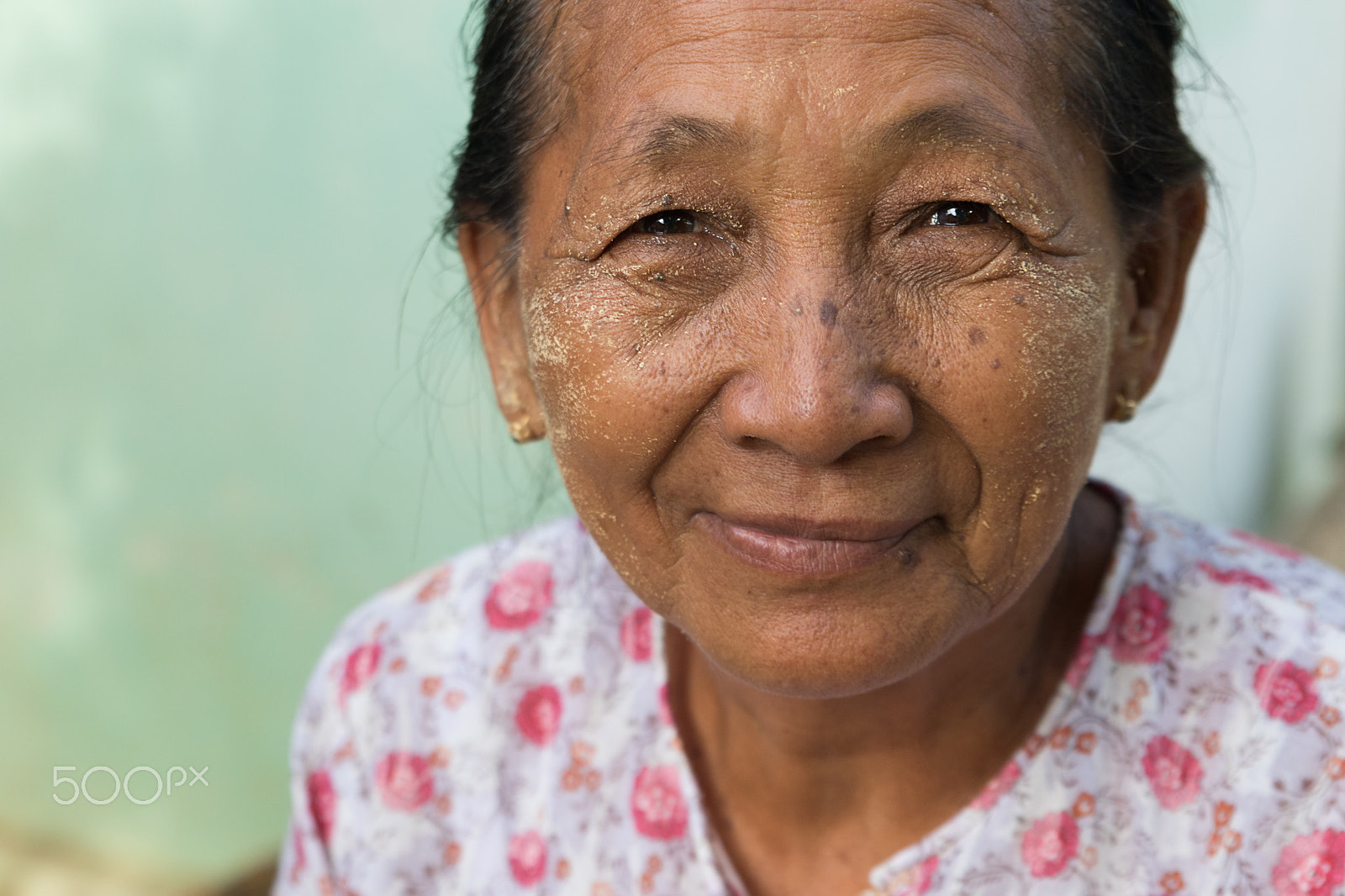 Canon EOS 7D Mark II + Sigma 24-70mm F2.8 EX DG Macro sample photo. Old lady from bagan photography
