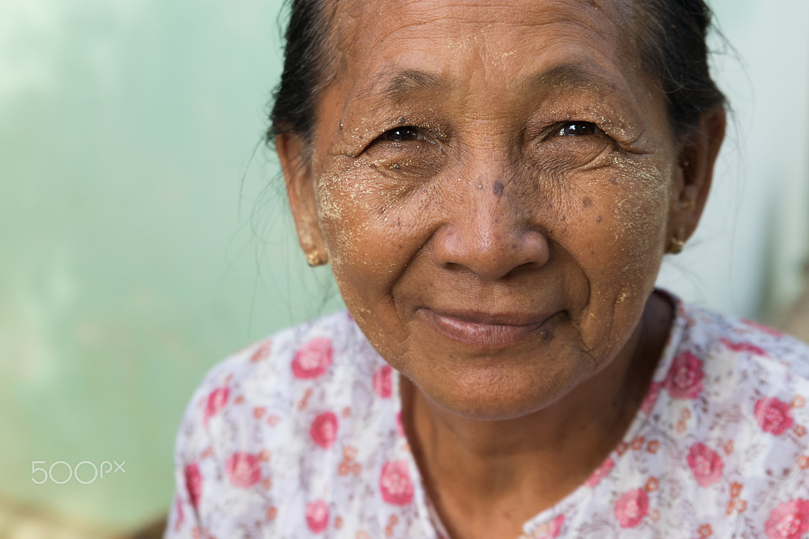Sigma 24-70mm F2.8 EX DG Macro sample photo. Old lady from bagan photography