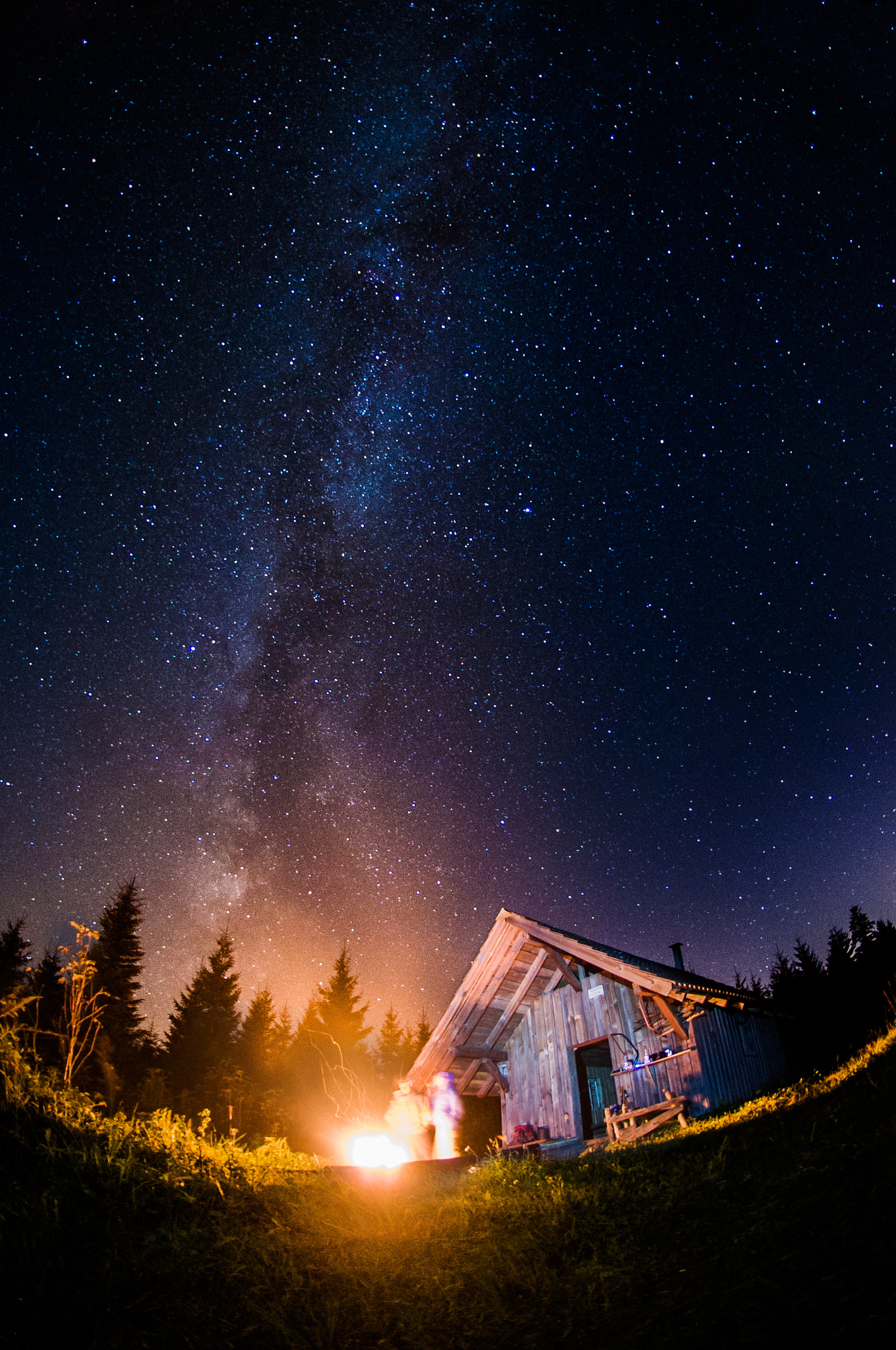 Nikon AF DX Fisheye-Nikkor 10.5mm F2.8G ED sample photo. Burning milkyway photography