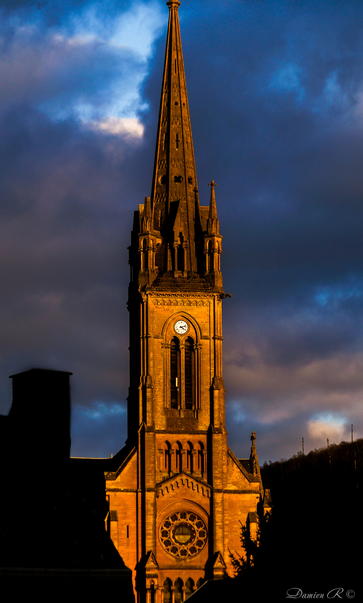 Sony SLT-A37 + Sony DT 55-200mm F4-5.6 SAM sample photo. L'eglise photography