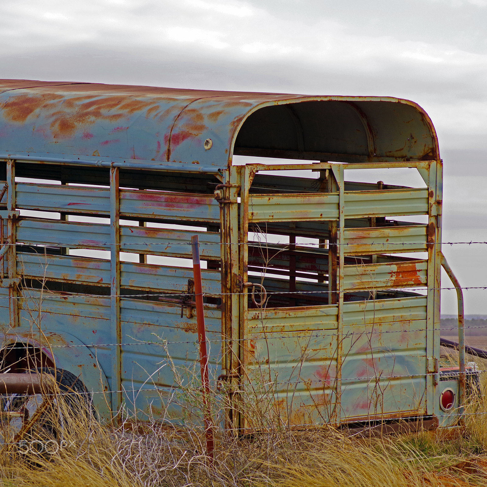 Pentax K-70 sample photo. Old cattle trailer photography
