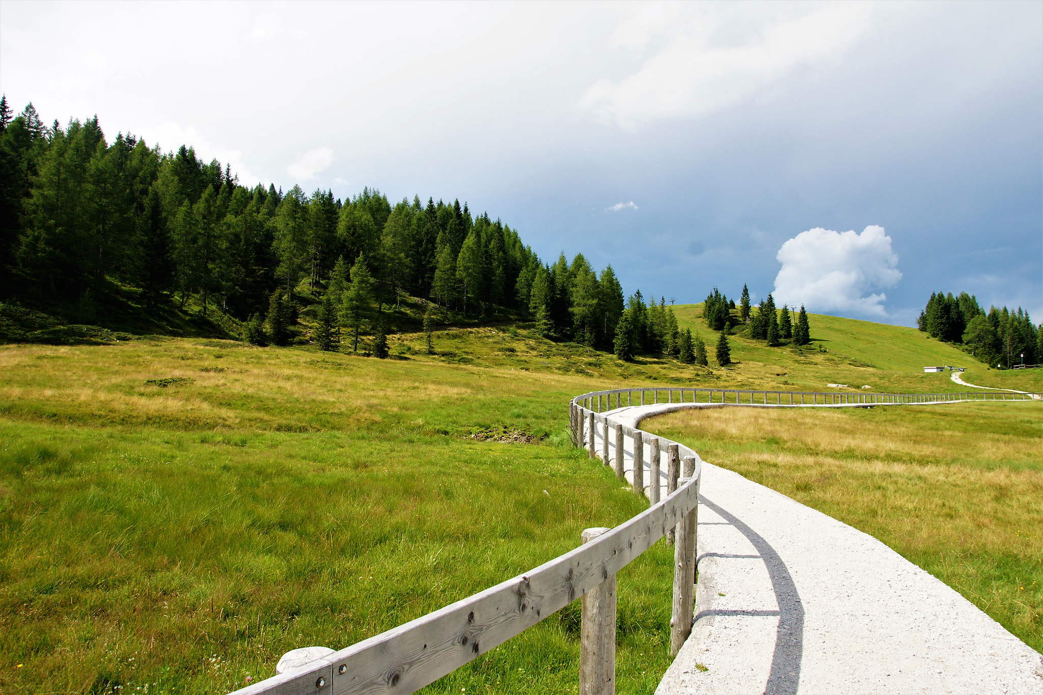 Sony DT 16-105mm F3.5-5.6 sample photo. Nassfeldpass_austria_italy photography