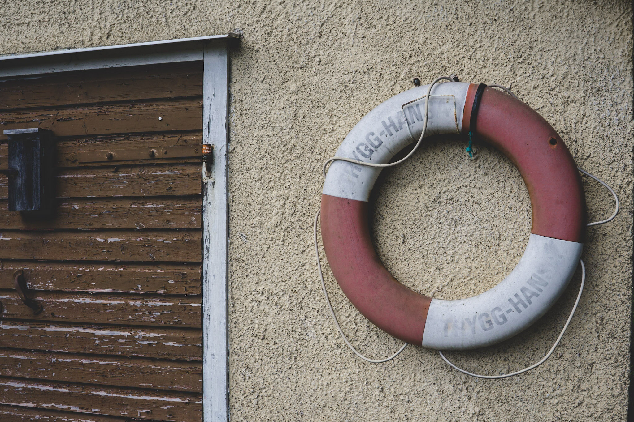 Sony FE 28mm F2 sample photo. Lifebuoy photography