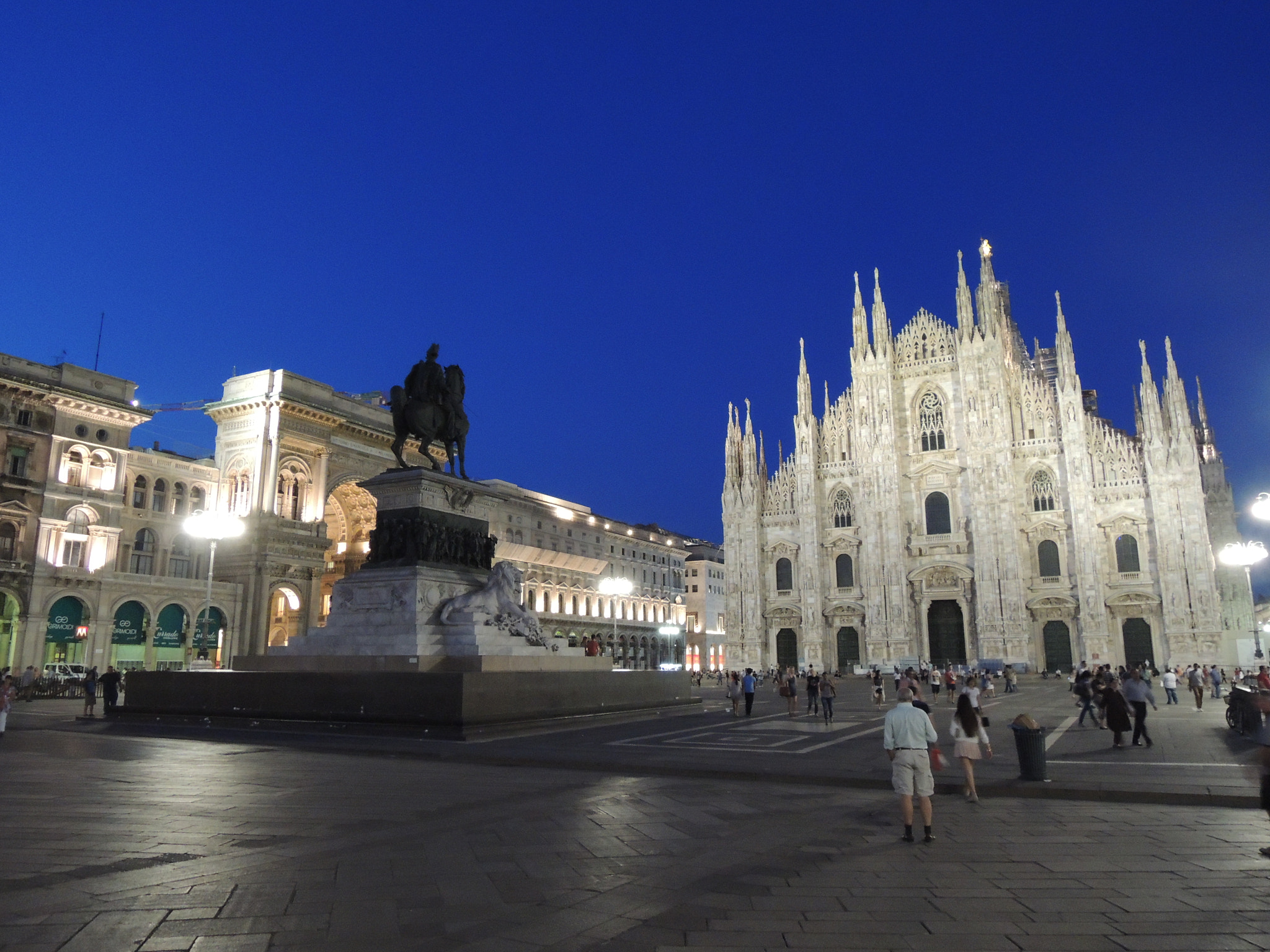 Nikon Coolpix P310 sample photo. Blue hour, piazza del duomo, milan, italy photography