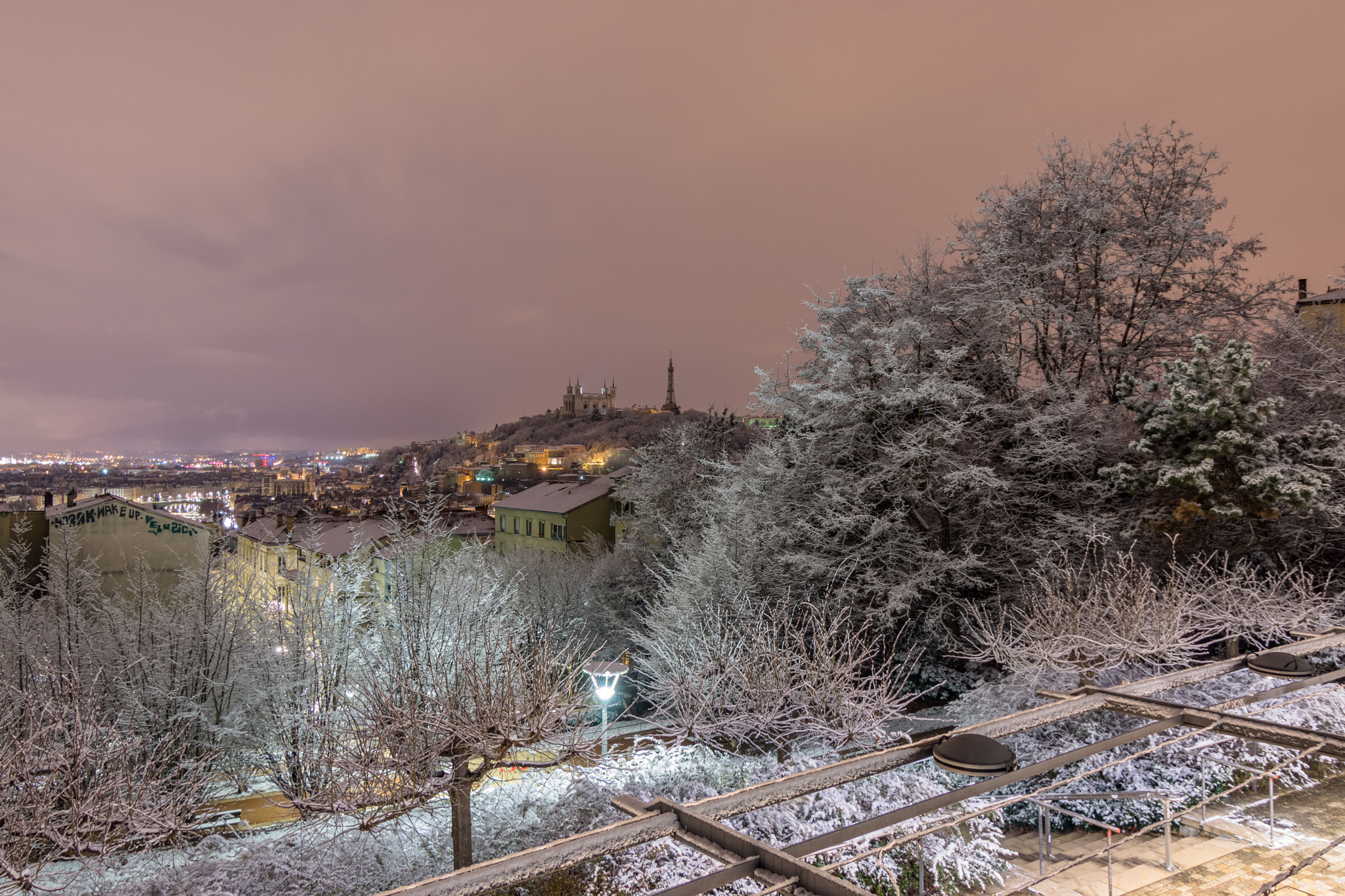 Sony SLT-A77 sample photo. Lyon under the snow photography