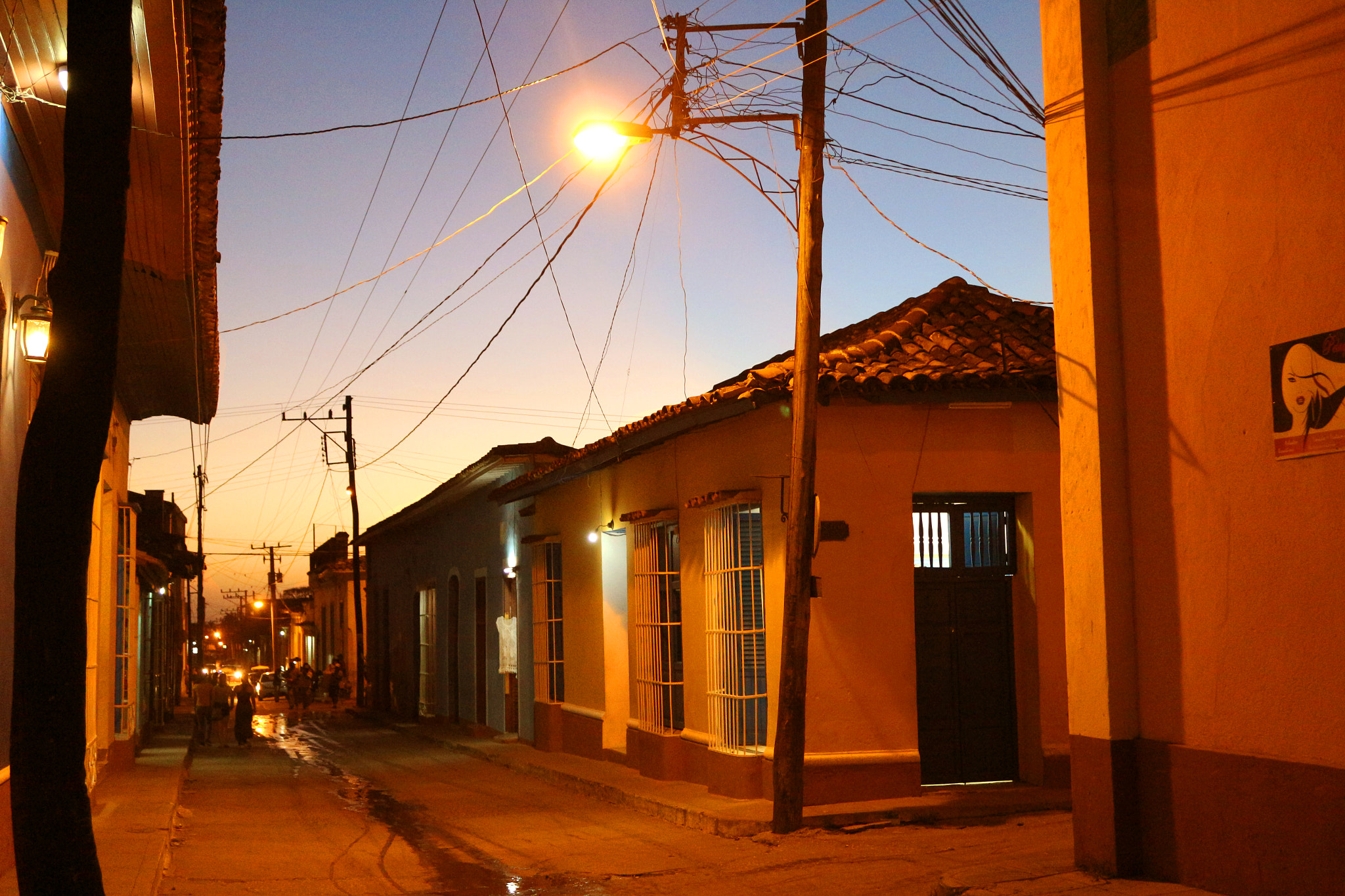 Canon EOS 100D (EOS Rebel SL1 / EOS Kiss X7) sample photo. La noche cae photography