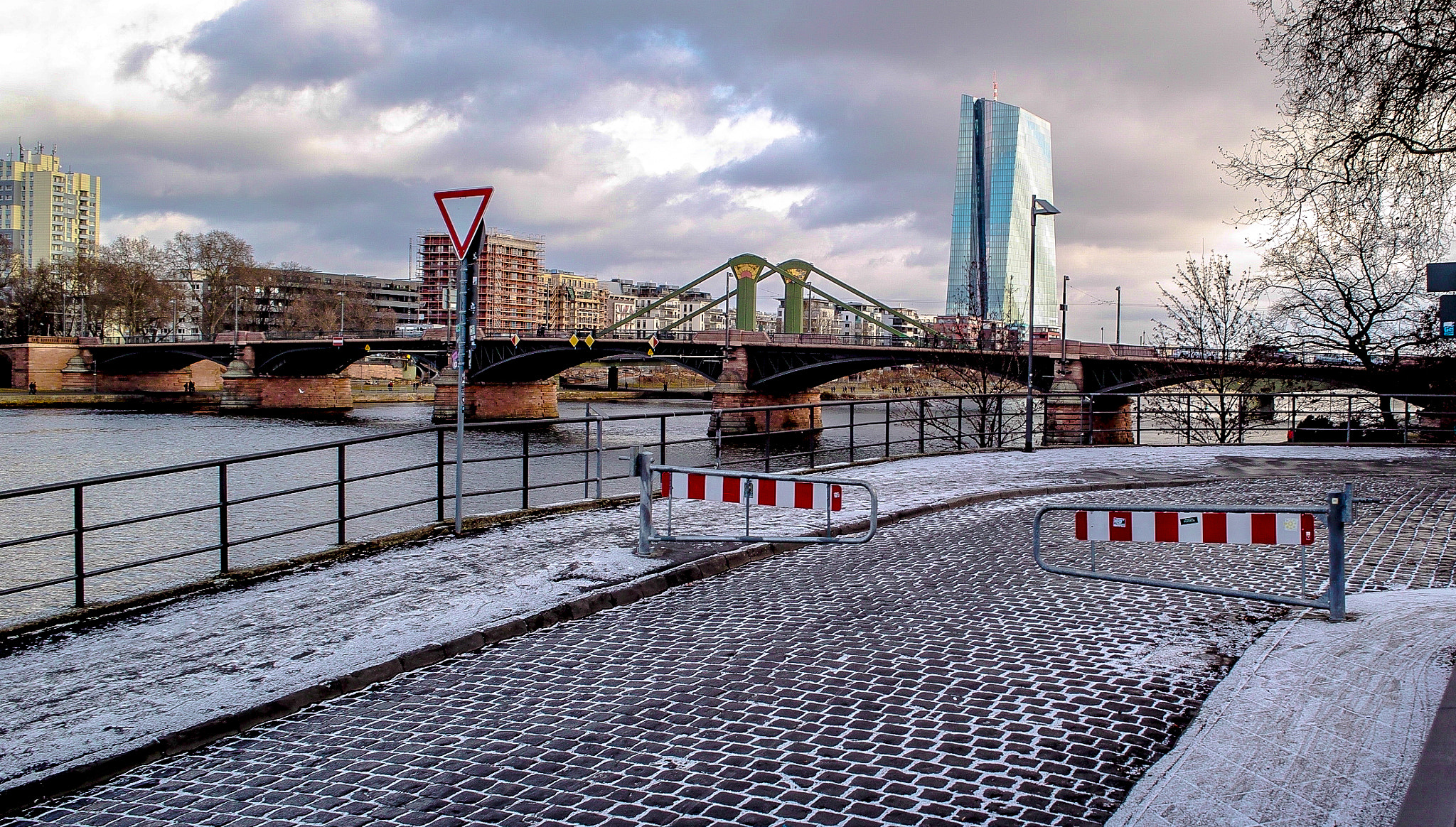 Sigma DP1s sample photo. Frankfurt  -  wintertag photography