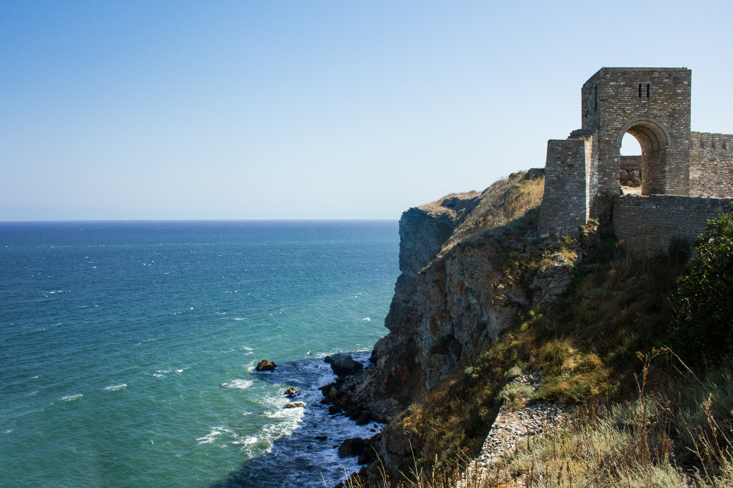 Canon EF-S 18-55mm F3.5-5.6 II sample photo. Kaliakra fortress photography