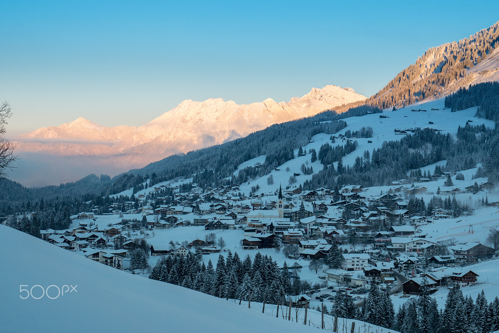 Panasonic Lumix DMC-GX85 (Lumix DMC-GX80 / Lumix DMC-GX7 Mark II) sample photo. Alpine village in sunrise photography