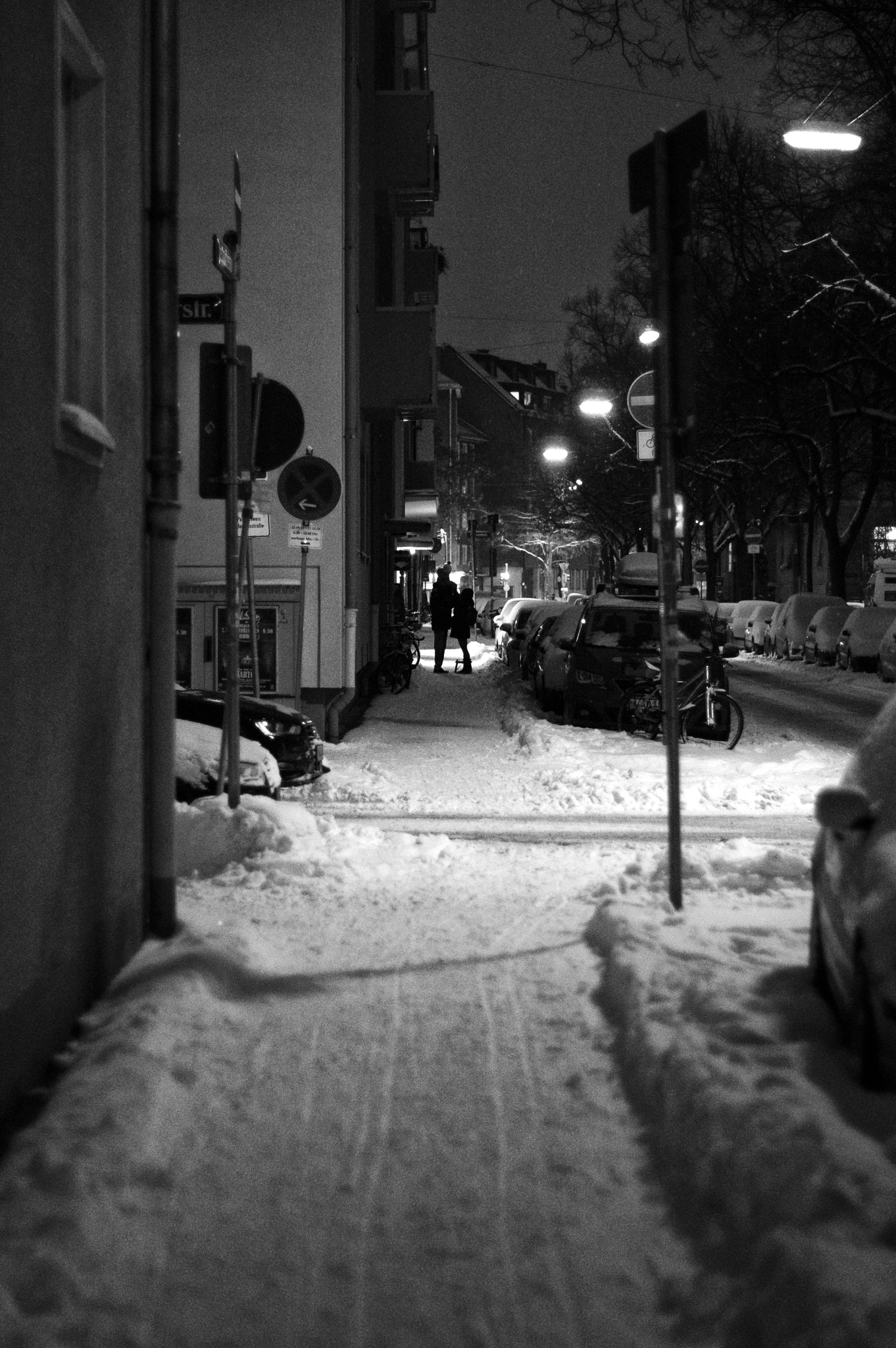 Pentax K-3 + Pentax smc FA 50mm F1.4 sample photo. Small family in the big city photography
