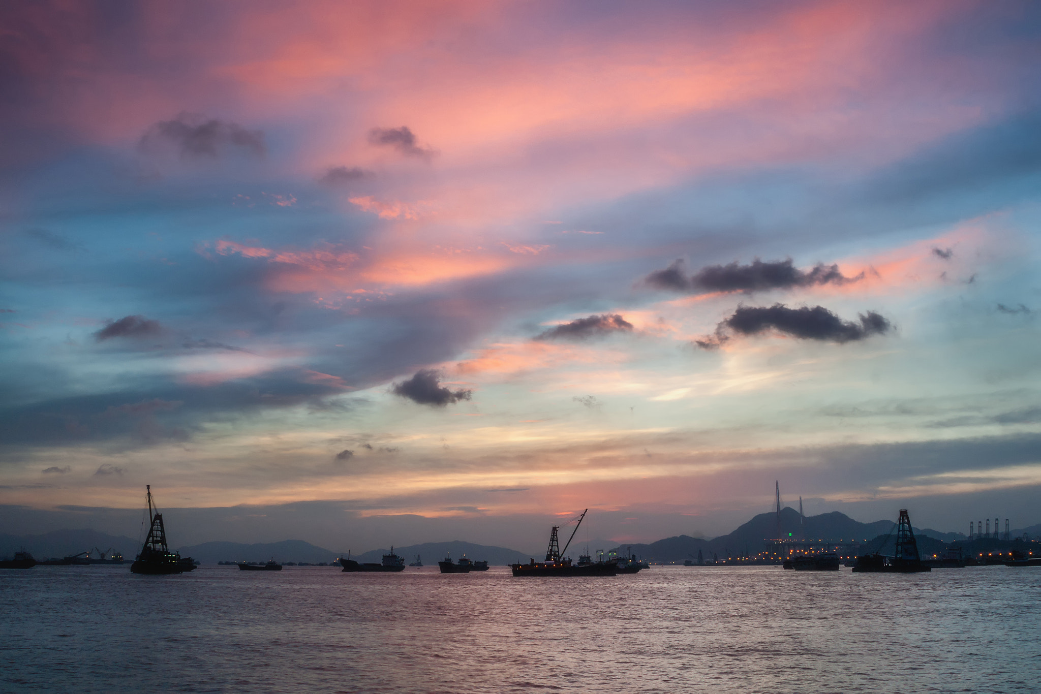 Minolta/Sony AF 24-105mm F3.5-4.5 (D) sample photo. Sunset afterglow photography