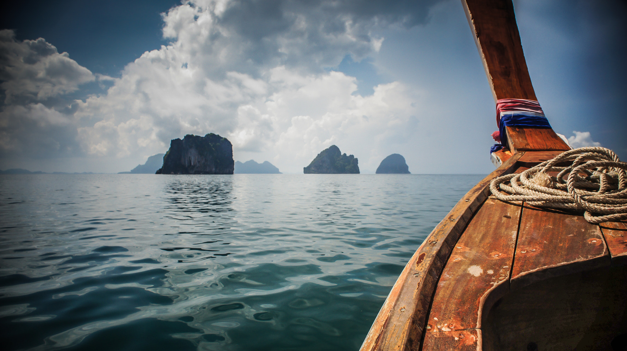 Sony Alpha NEX-C3 + Sony E 18-55mm F3.5-5.6 OSS sample photo. Island hopping, thailand photography