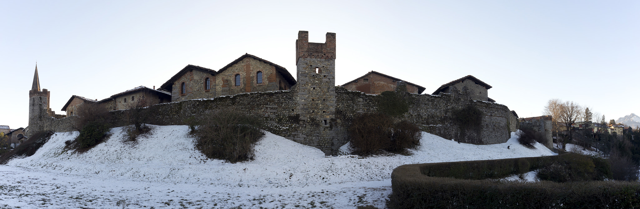 OLYMPUS M.14-150mm F4.0-5.6 II sample photo. The ricetto of candelo, biella photography