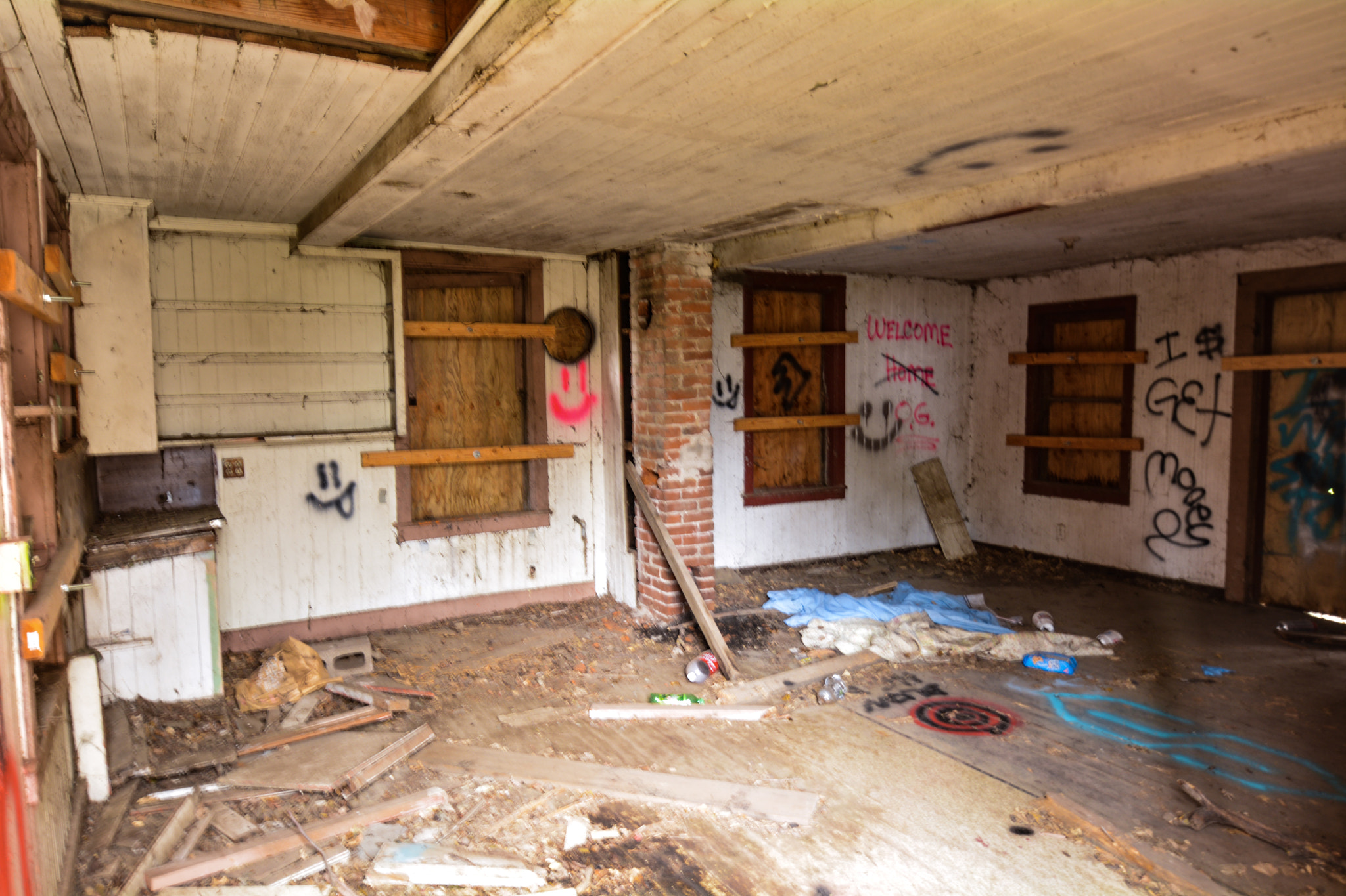 Nikon D5200 + Tamron SP 15-30mm F2.8 Di VC USD sample photo. Old abandoned home in clarksburg, ca.... got to go back photography