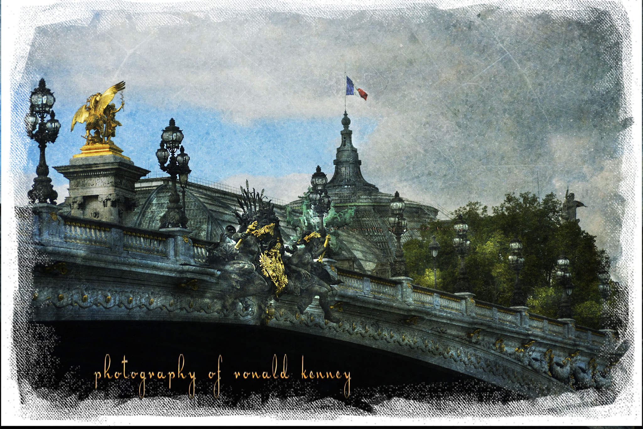 AF Zoom-Nikkor 28-105mm f/3.5-4.5D IF sample photo. Pont alexandre iii photography