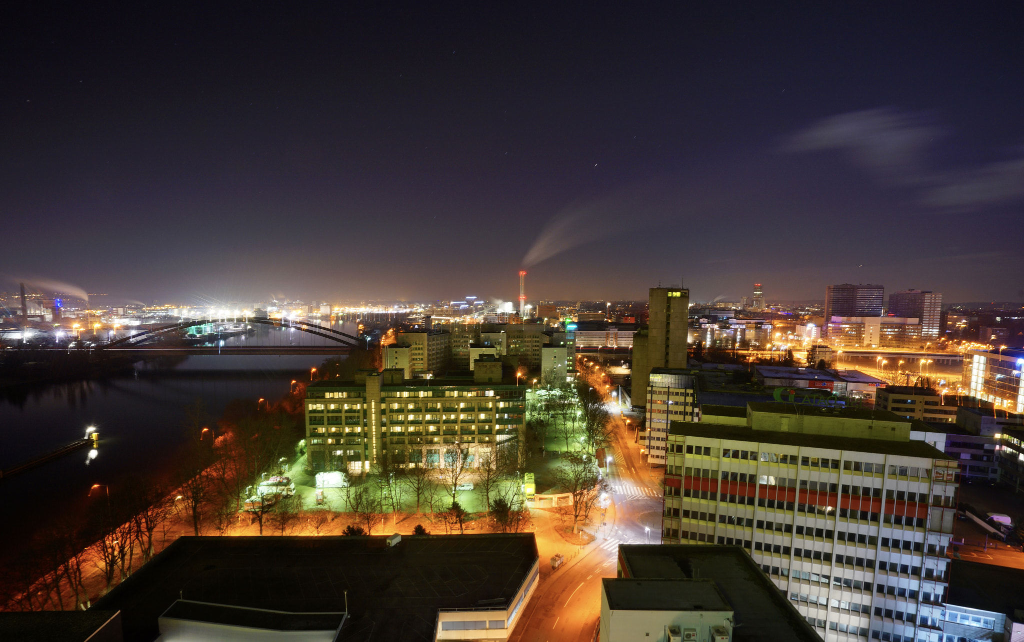 Sony a7R II + Sony Vario-Tessar T* FE 16-35mm F4 ZA OSS sample photo. Goodnight frankfurt photography