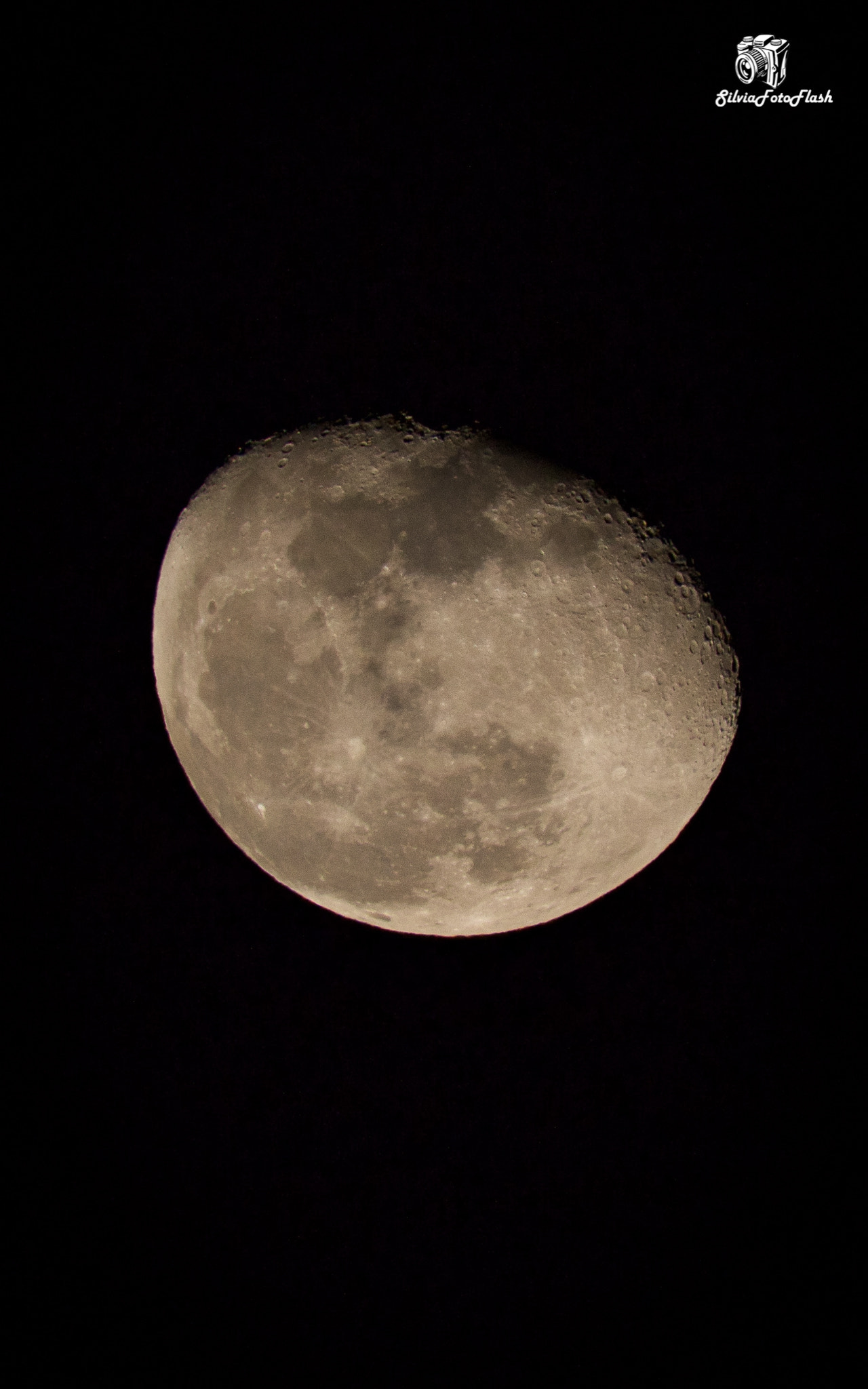 Canon EOS 70D sample photo. The moon photography