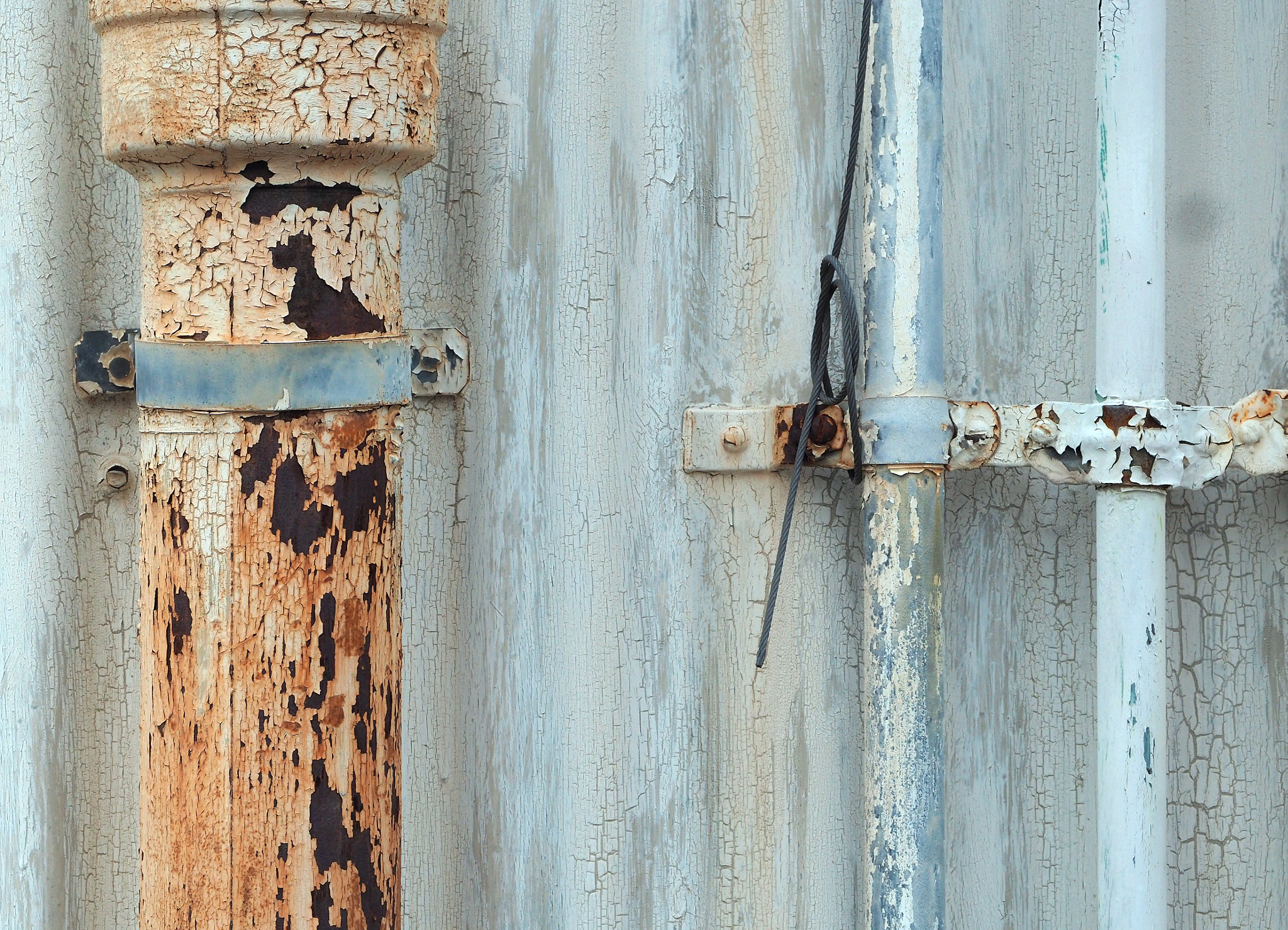 Olympus OM-D E-M5 II sample photo. Urban detail photography
