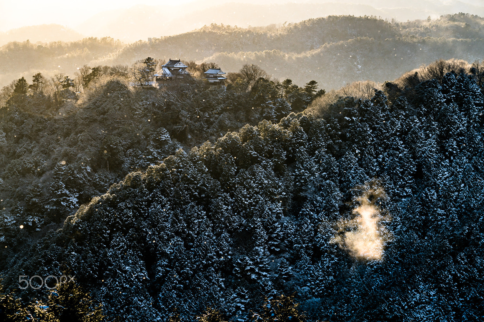 150-600mm F5-6.3 DG OS HSM | Contemporary 015 sample photo. The snow falls in a castle photography