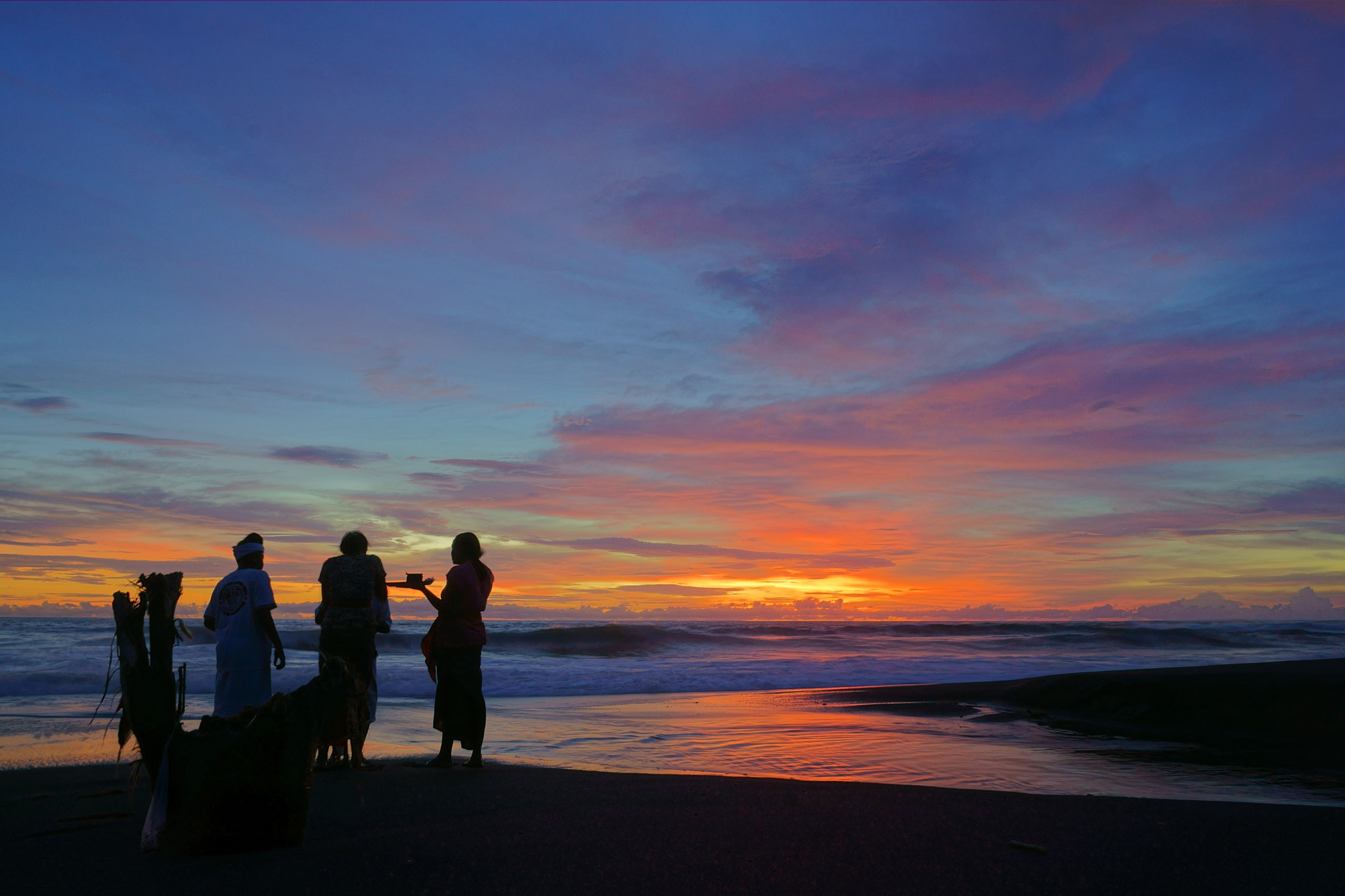 Sony FE 28mm F2 sample photo. Living on prayer photography