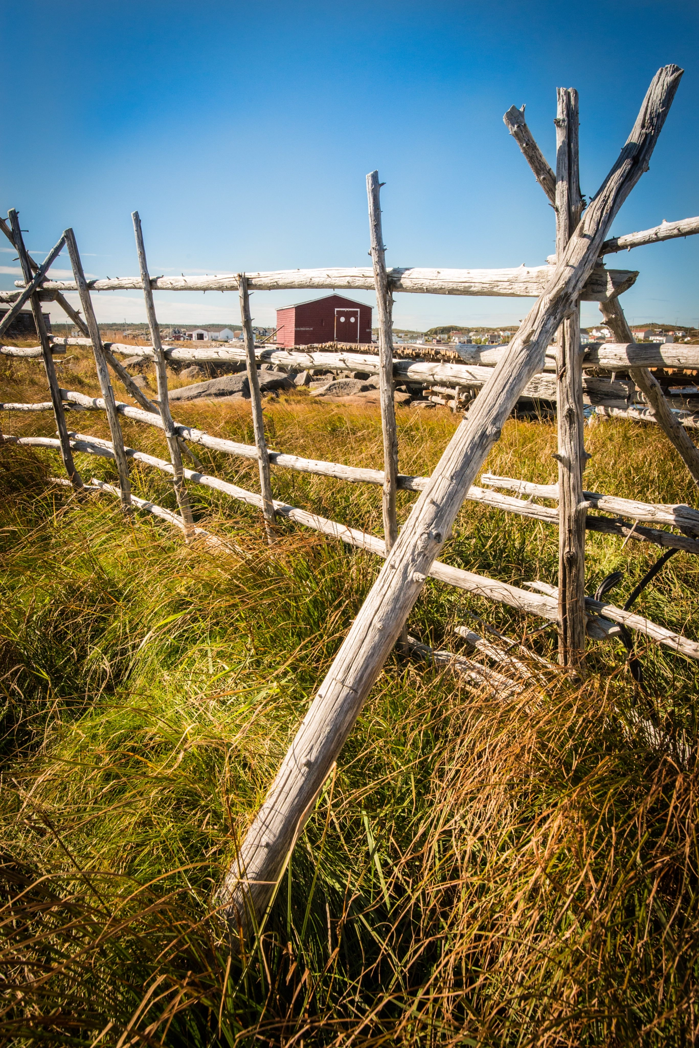 Tokina AT-X 16-28mm F2.8 Pro FX sample photo. Fence & stage photography