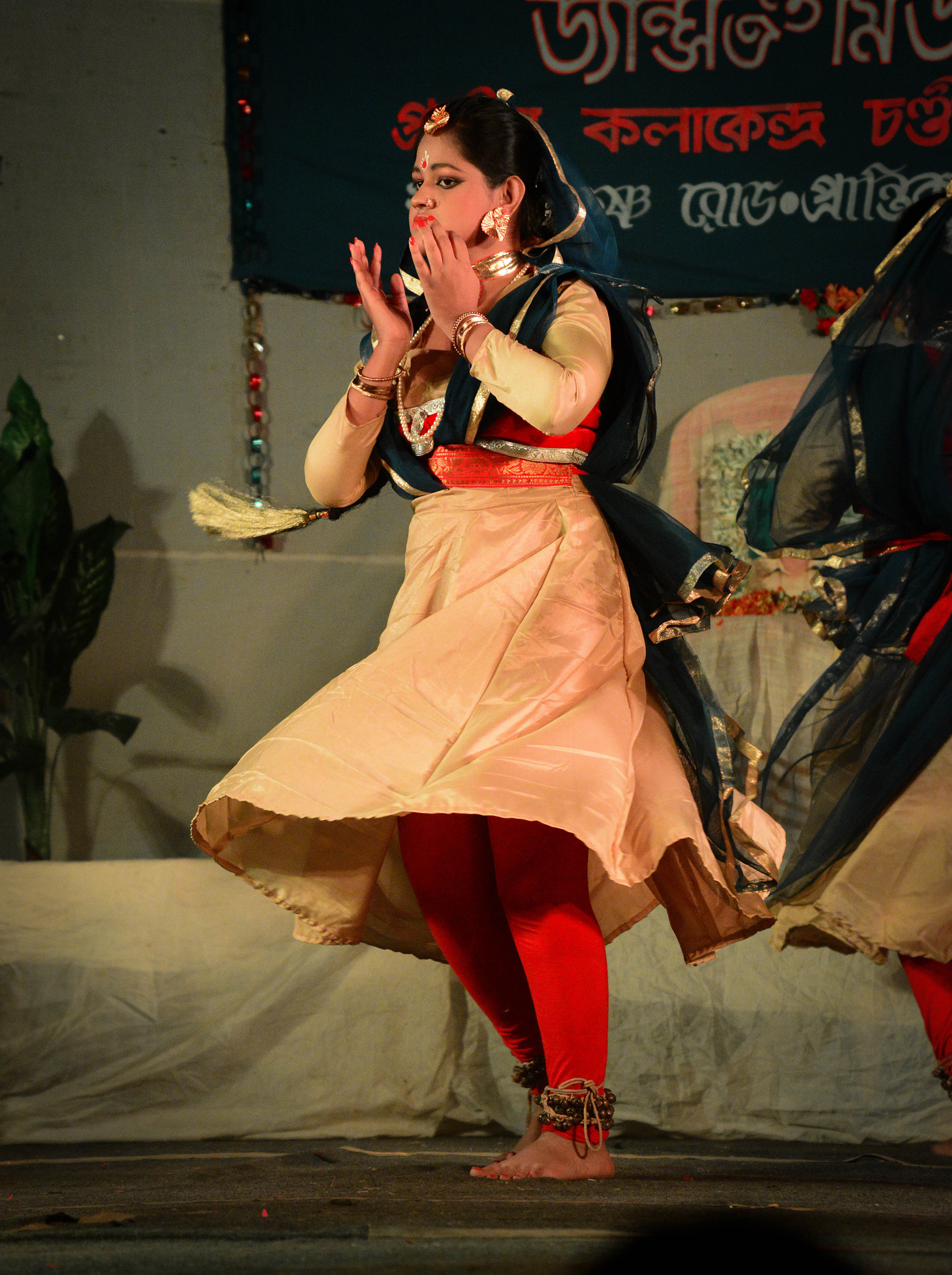 Nikon AF-S Nikkor 70-200mm F4G ED VR sample photo. Dance event photography