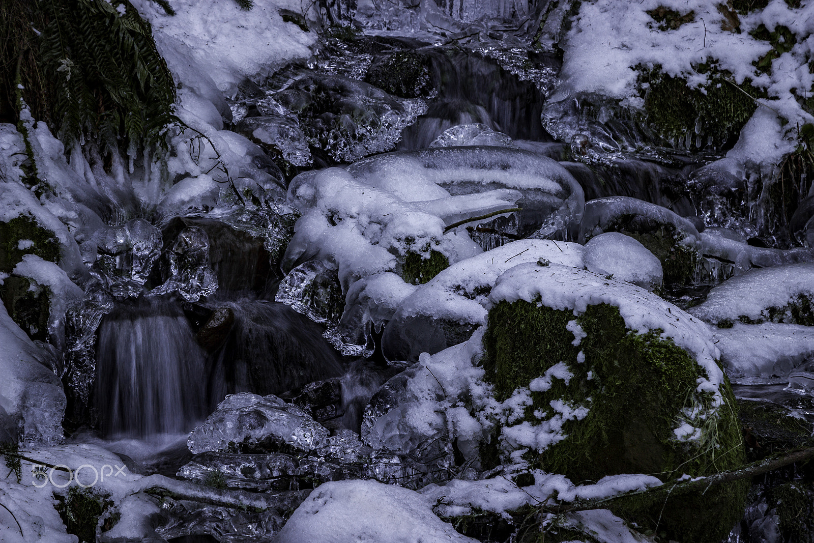 Canon EOS 600D (Rebel EOS T3i / EOS Kiss X5) sample photo. Water and ice photography