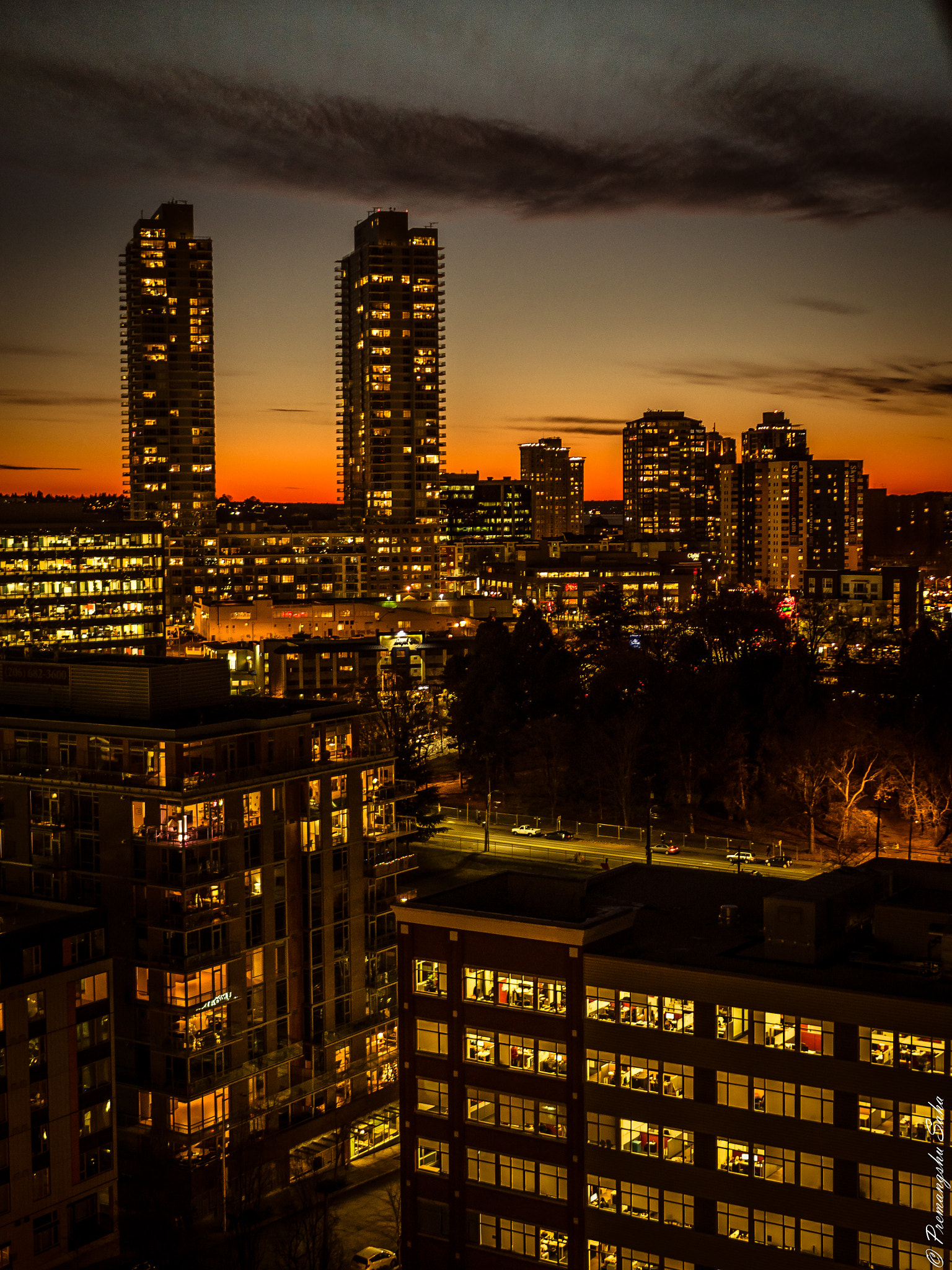 Olympus OM-D E-M10 + LUMIX G 25/F1.7 sample photo. Seattle sunset iv - story of sky scrappers photography