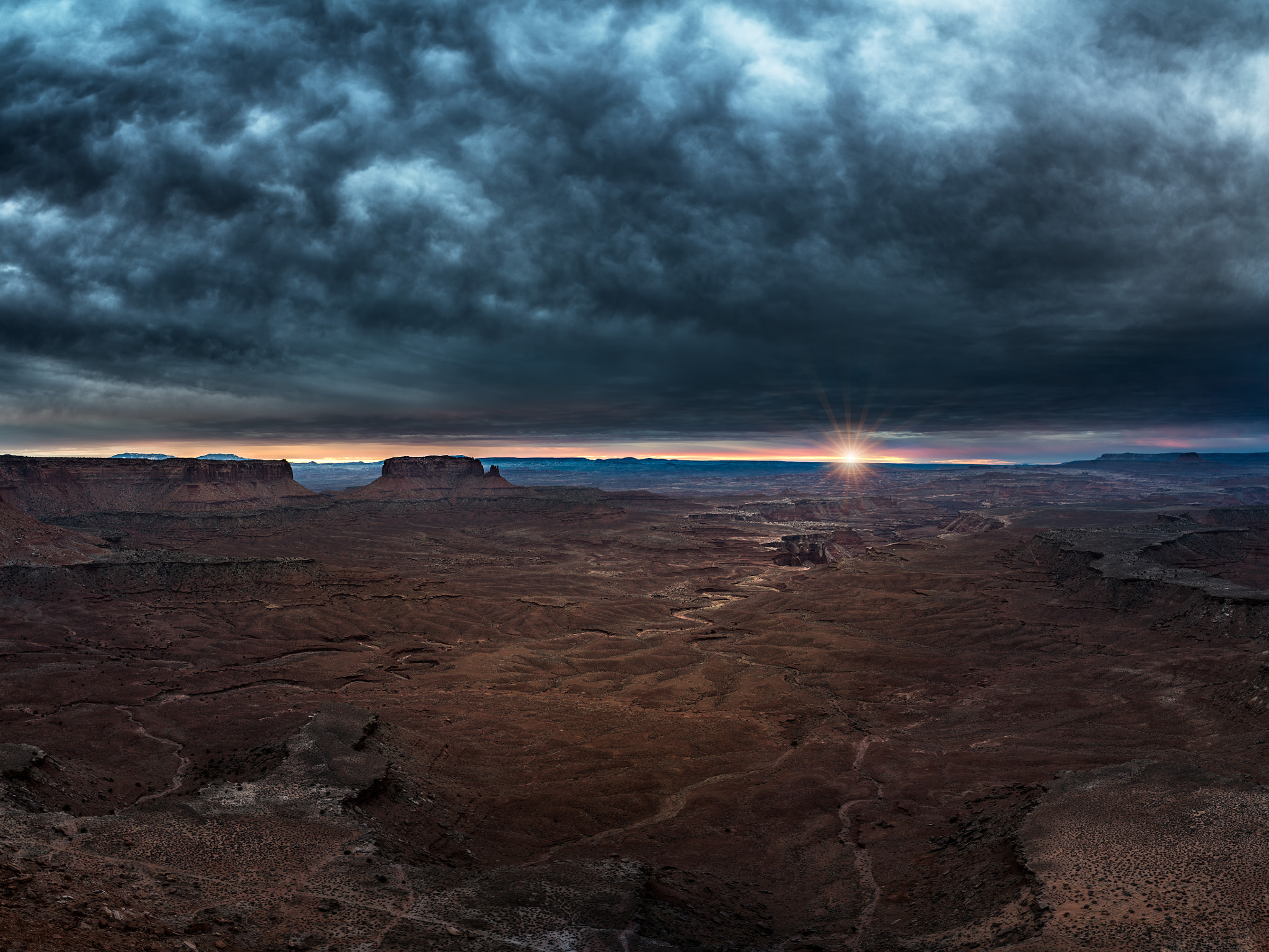 Sigma 24mm F1.4 DG HSM Art sample photo. Sunrise at canyonlands national park photography