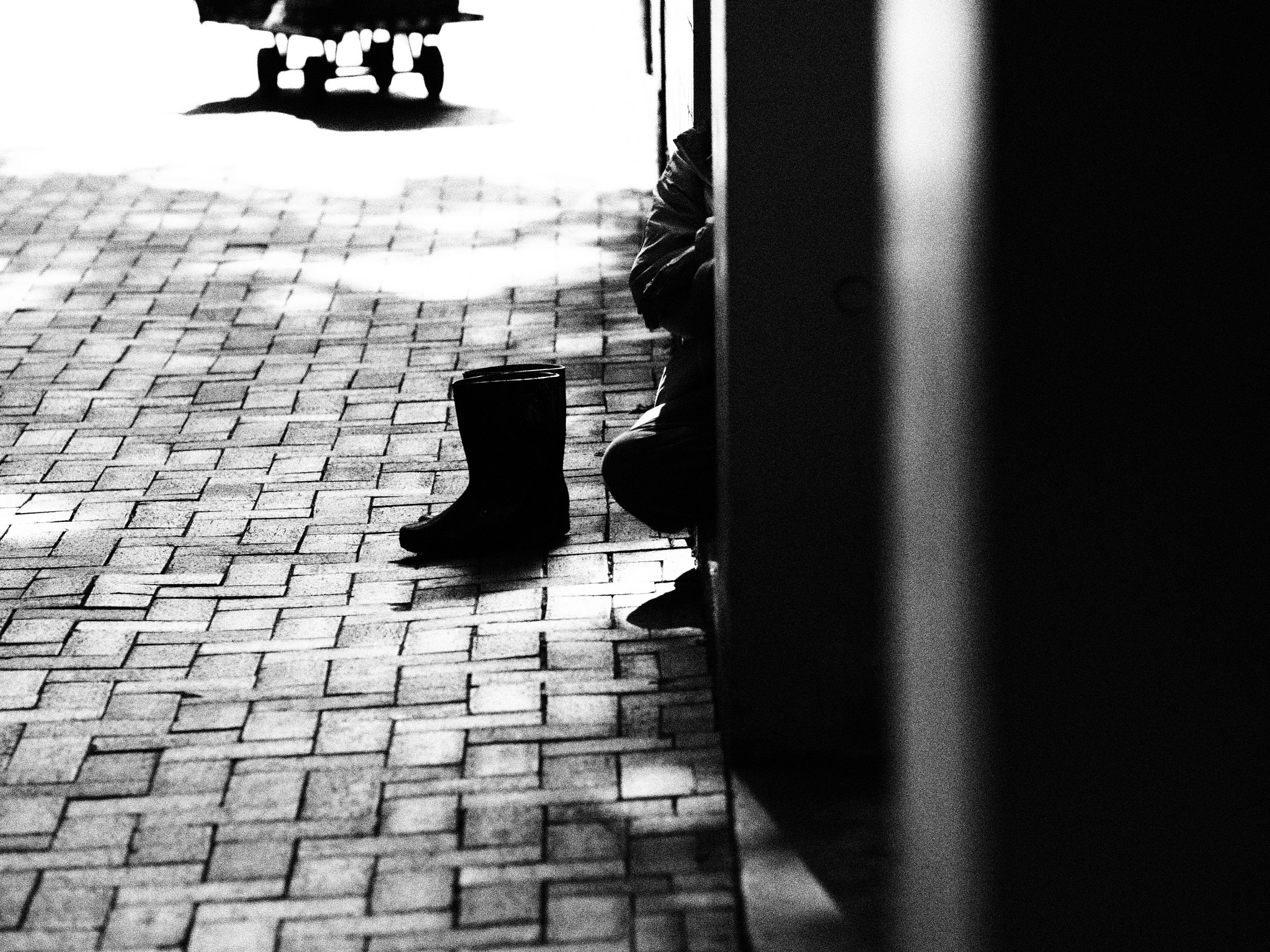Olympus M.Zuiko Digital ED 75mm F1.8 sample photo. Boots photography