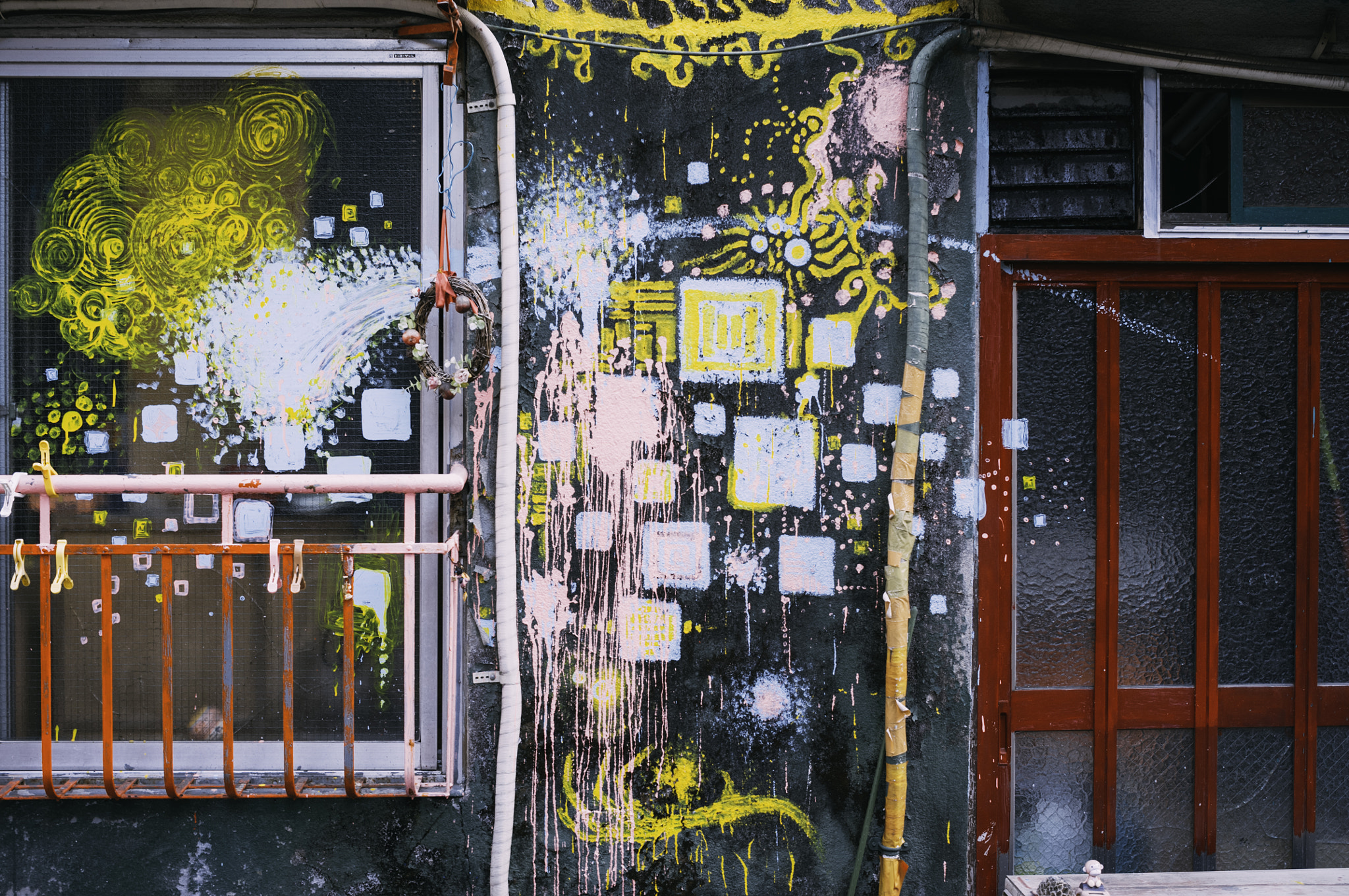 Ricoh GXR A12 sample photo. Wall painting, tokyo photography