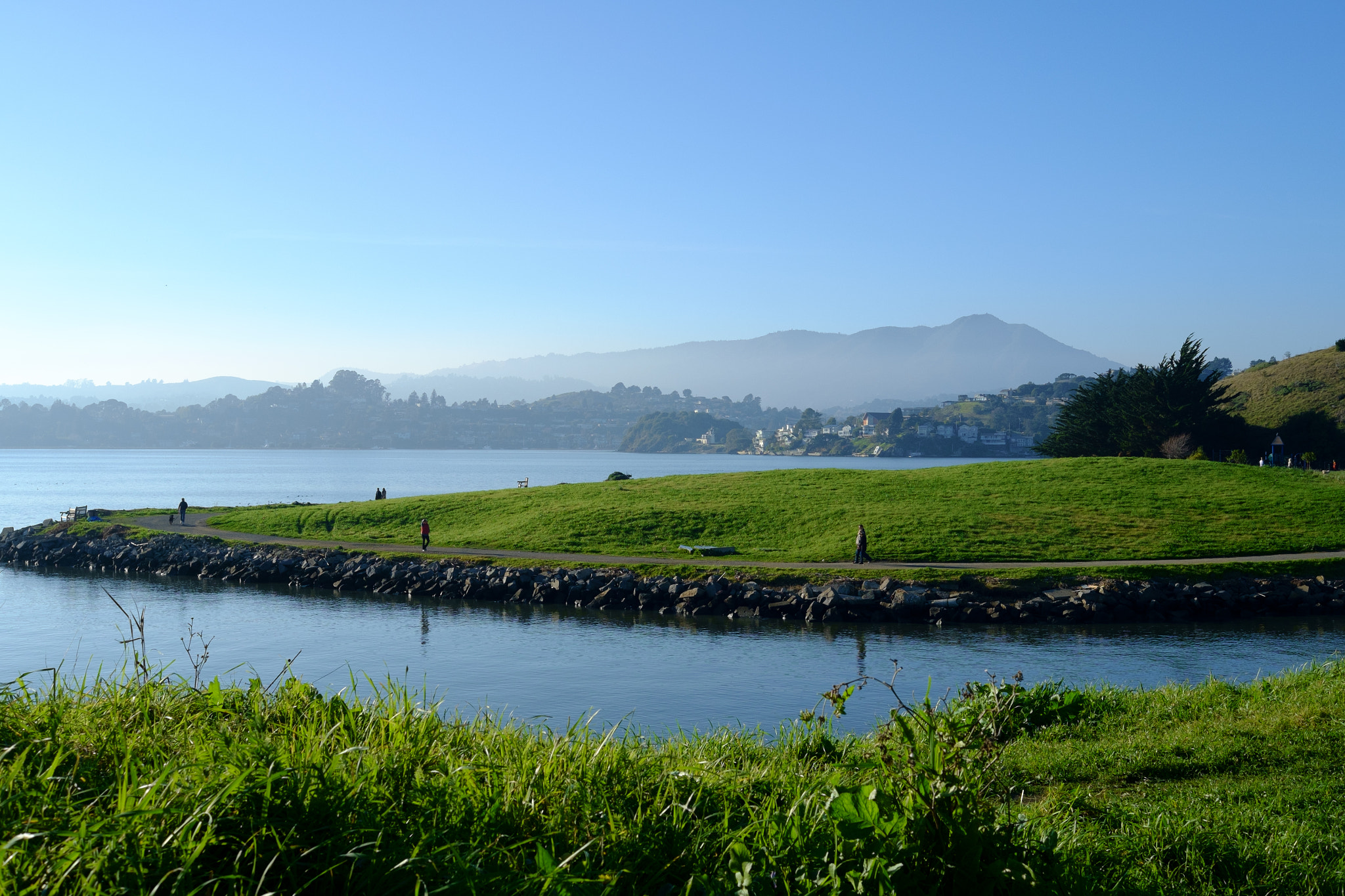 Fujifilm X-Pro1 + Fujifilm XF 27mm F2.8 sample photo. Tiburon boardwalk photography