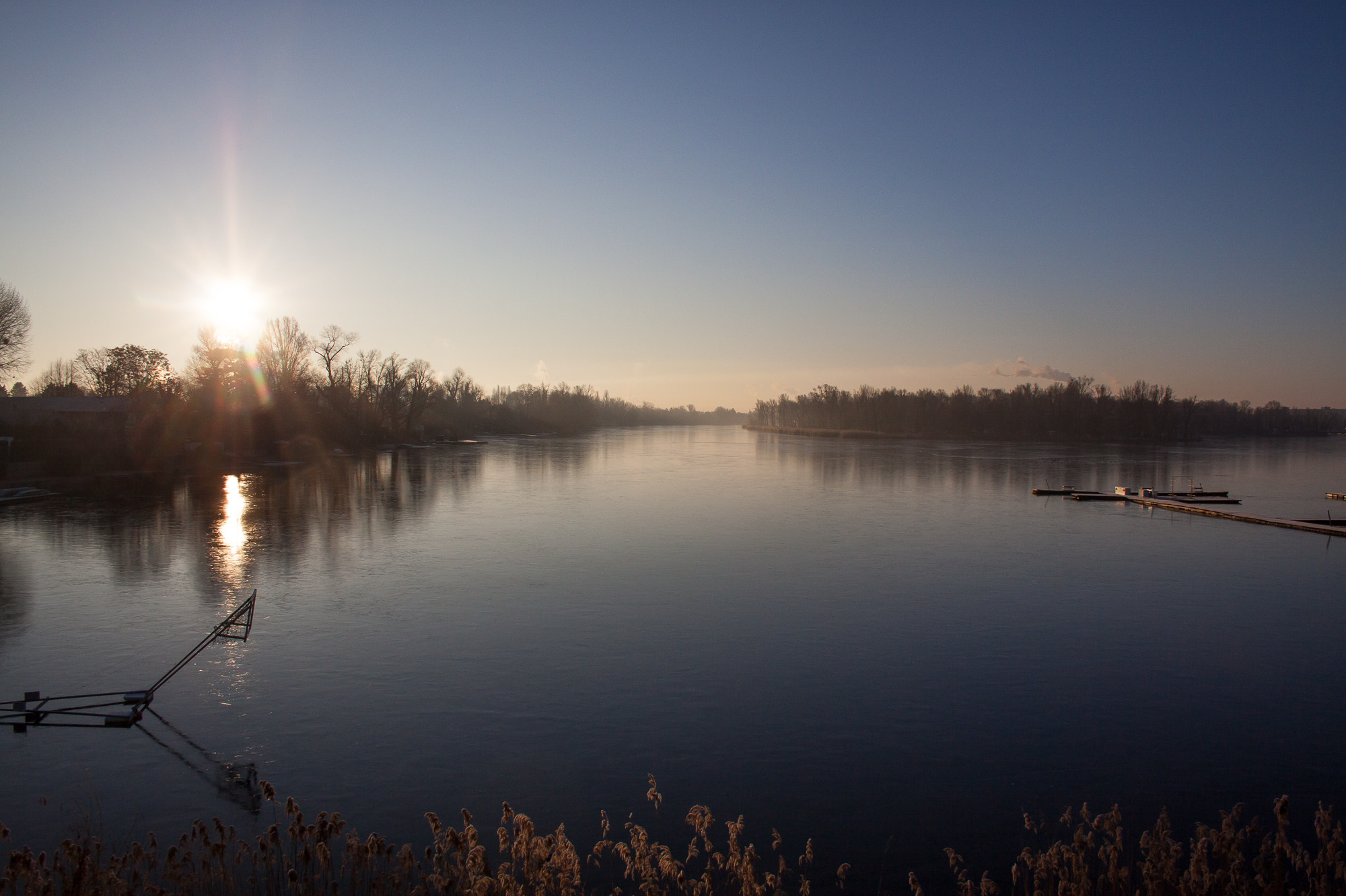Canon EF-S 18-55mm F3.5-5.6 II sample photo. Riflessi photography