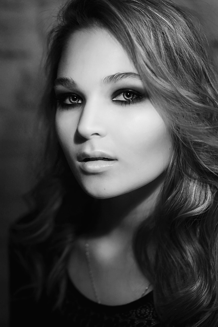 Sigma 85mm F1.4 EX DG HSM sample photo. Nastya (pilot light) photography