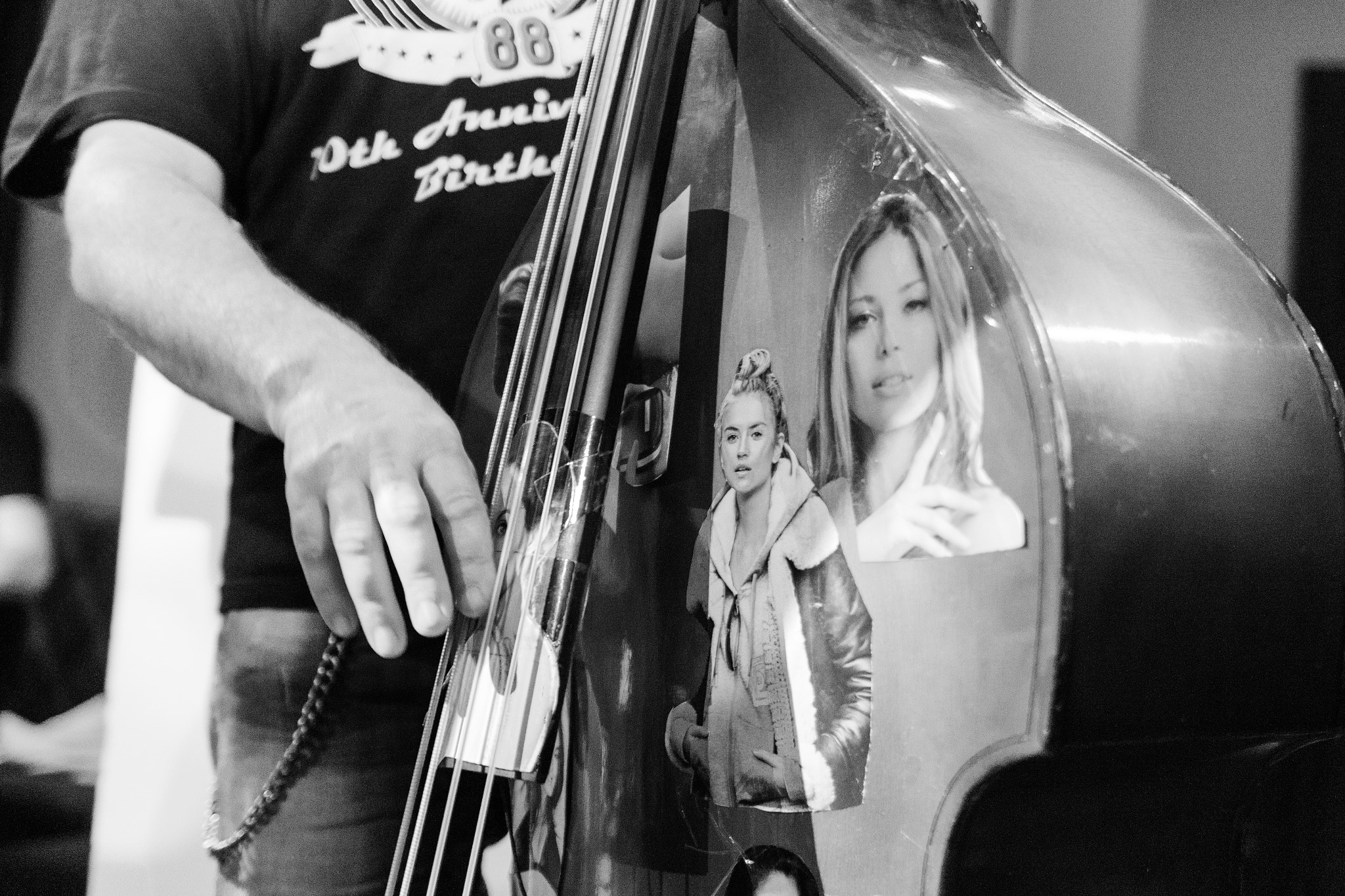 Canon EF 35mm F2 IS USM sample photo. Upright bass photography